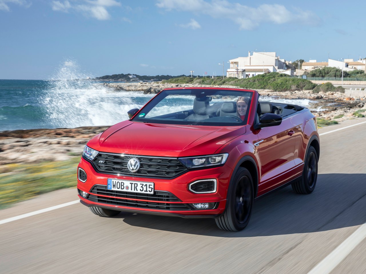 Nuevo Volkswagen T-Roc 2022: ¡el restyling desvela su versión básica! -  Autofácil