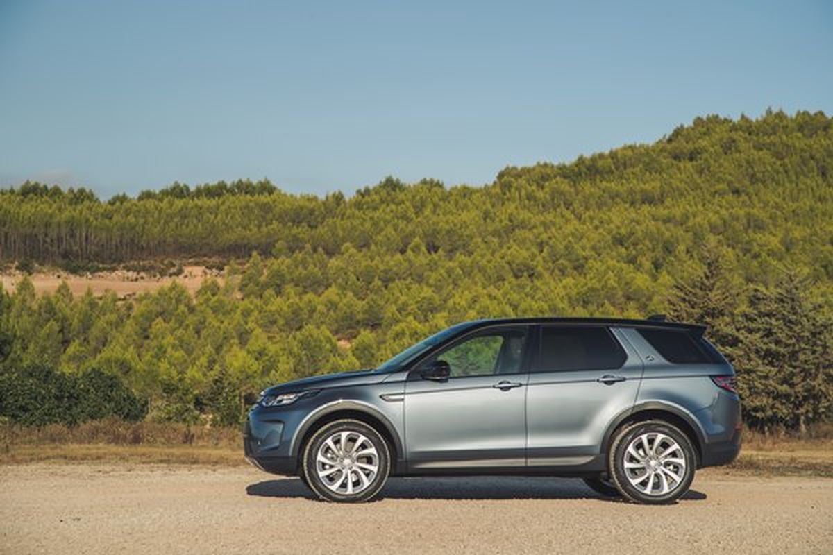 Land Rover Discovery Sport lateral