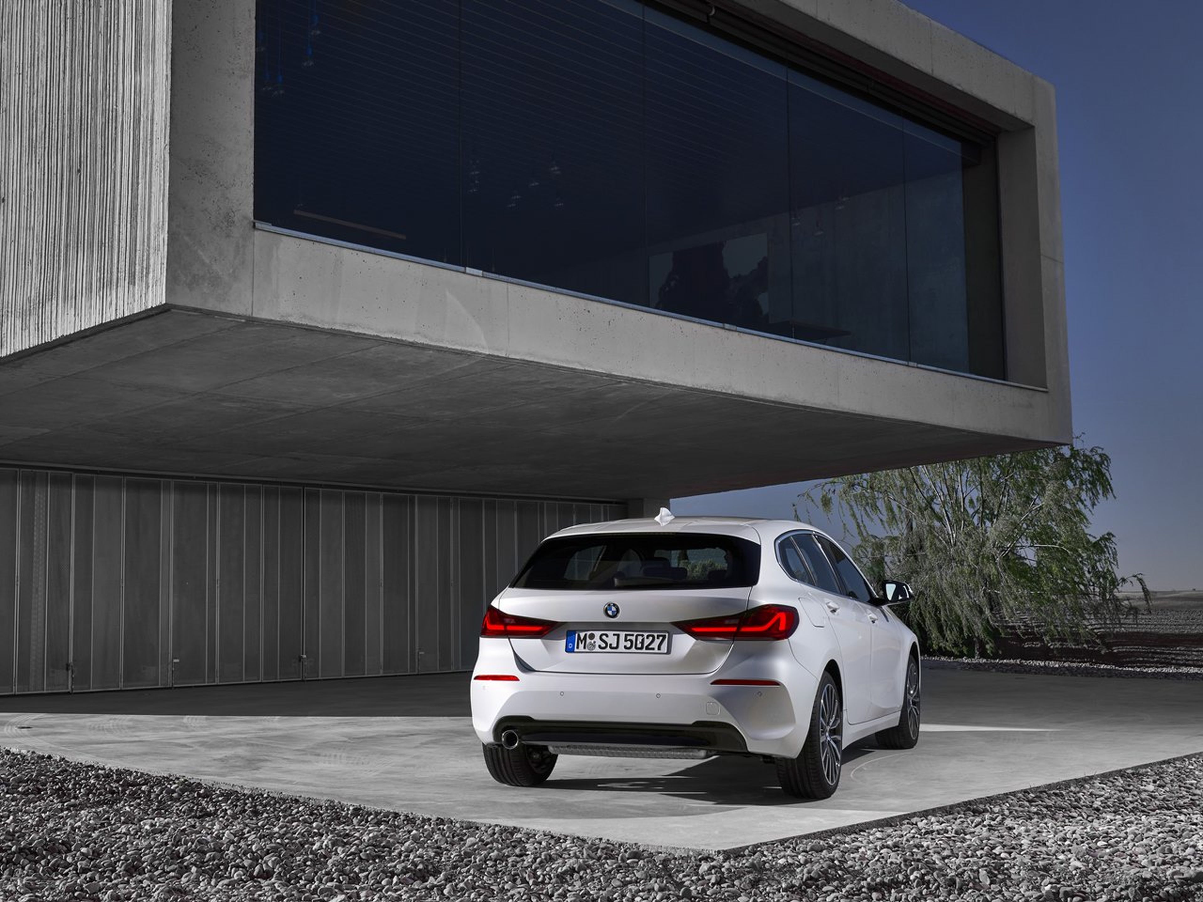 BMW Serie 1 trasera