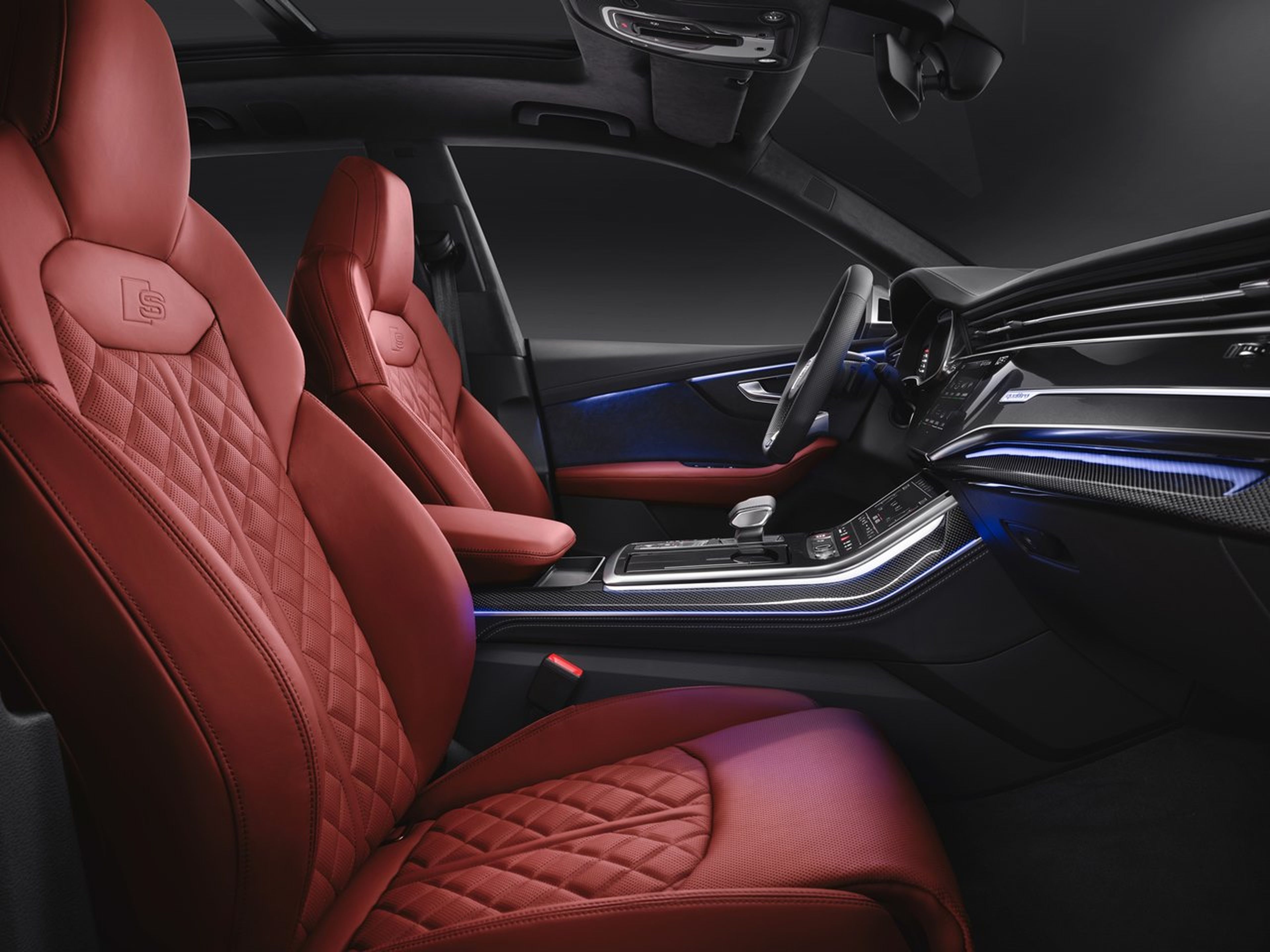 Audi SQ8 interior copiloto