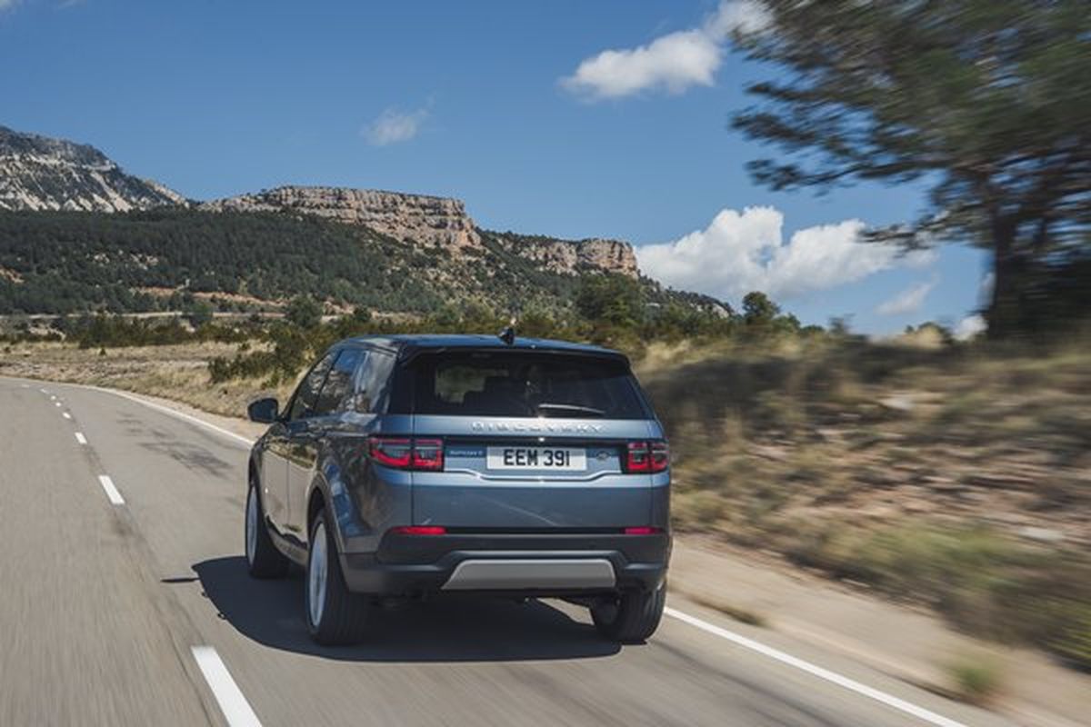 Land Rover Discovery Sport dinámica trasera