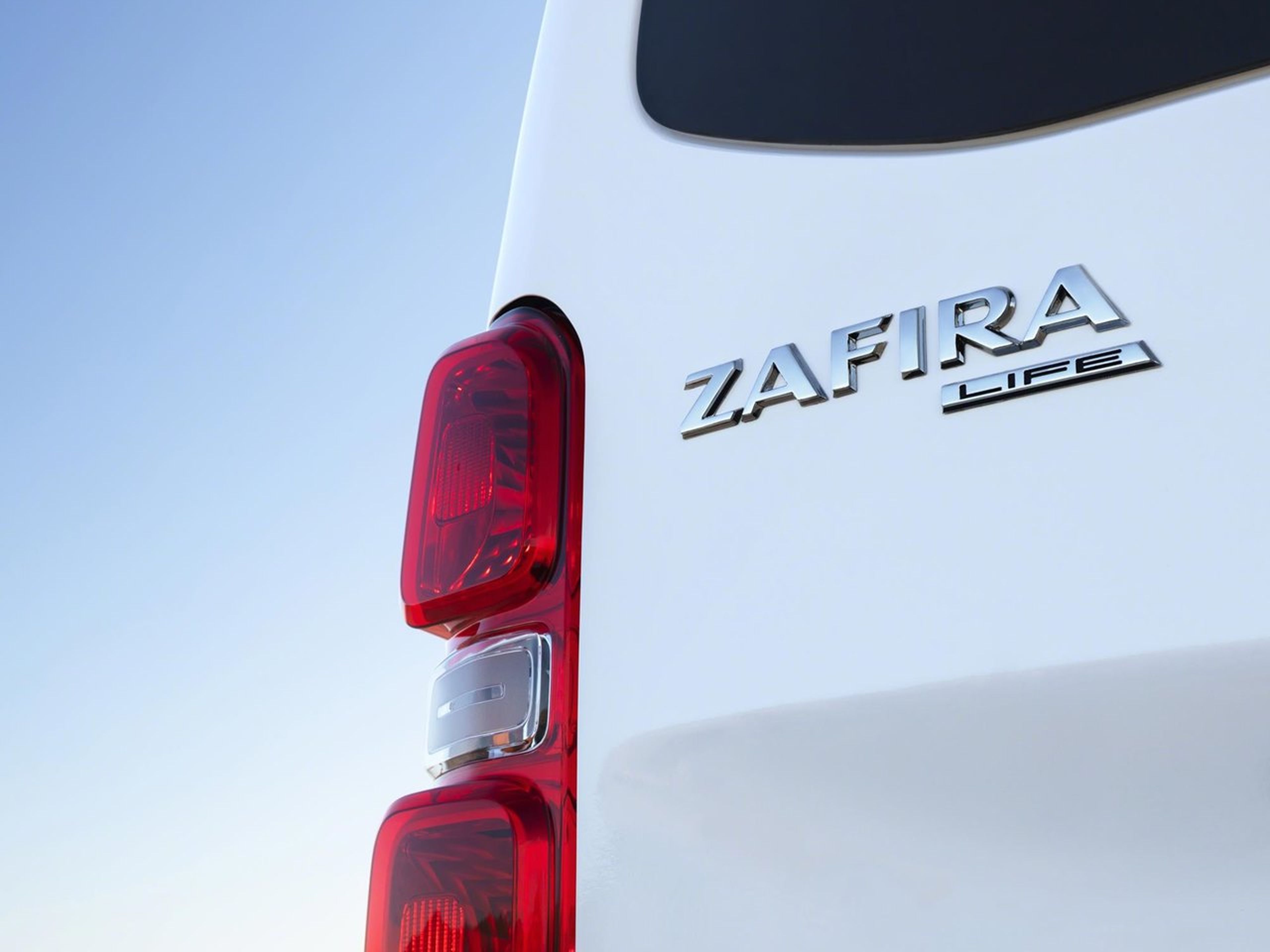 Opel Zafira Life detalle insignia