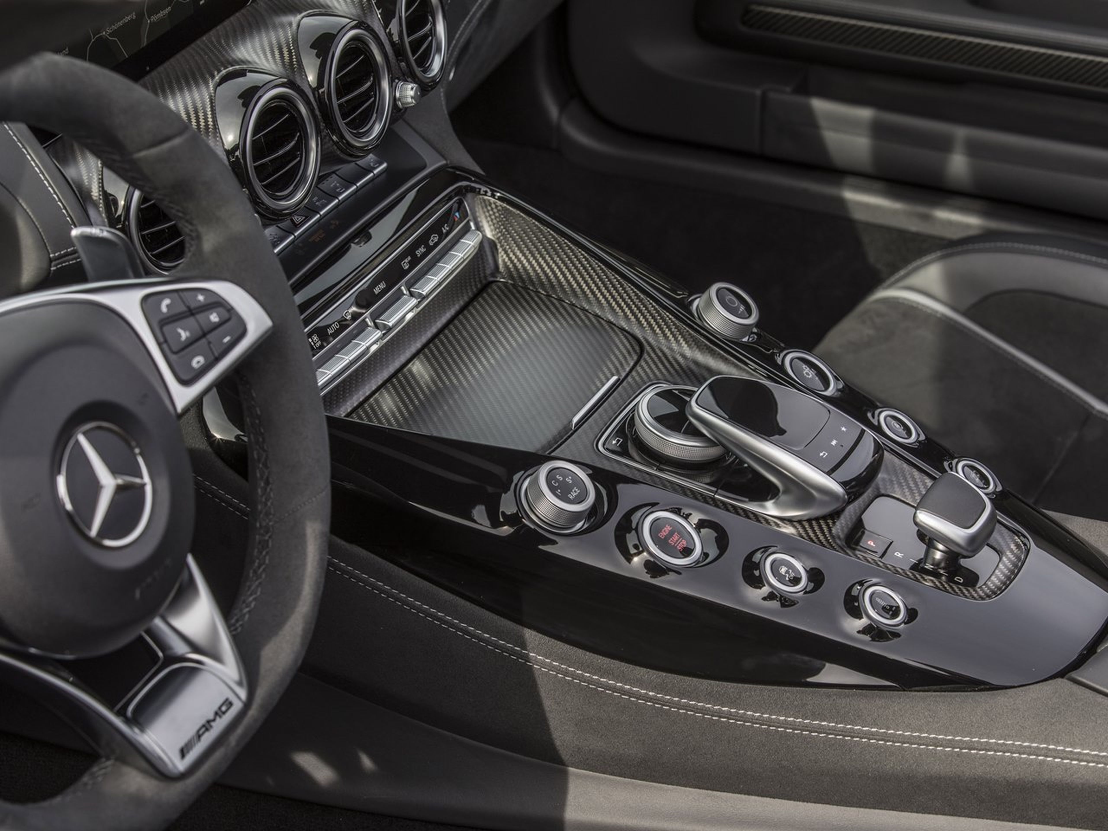 Mecedes AMG GT Roadster interior
