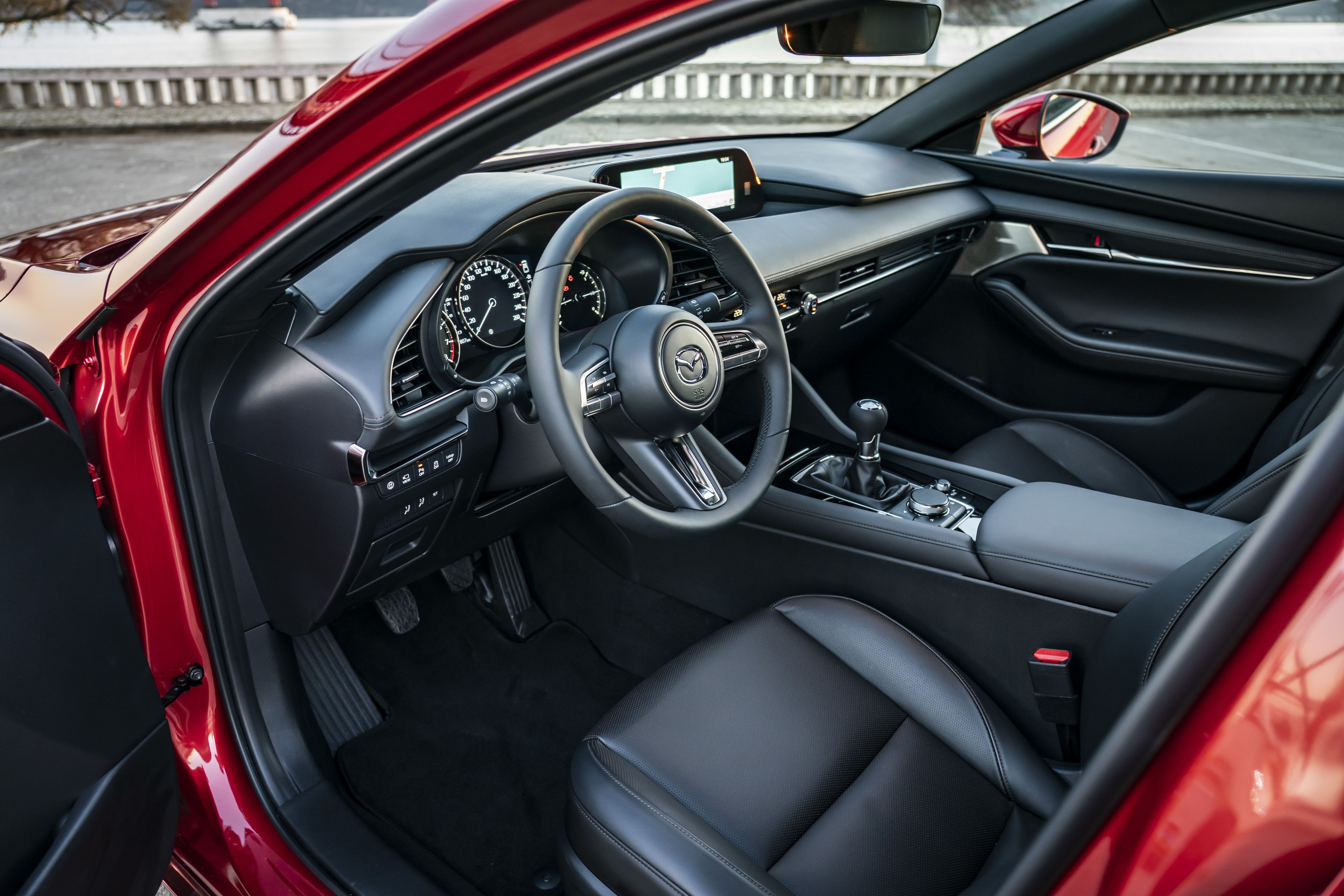 Mazda 3 Sedán interior