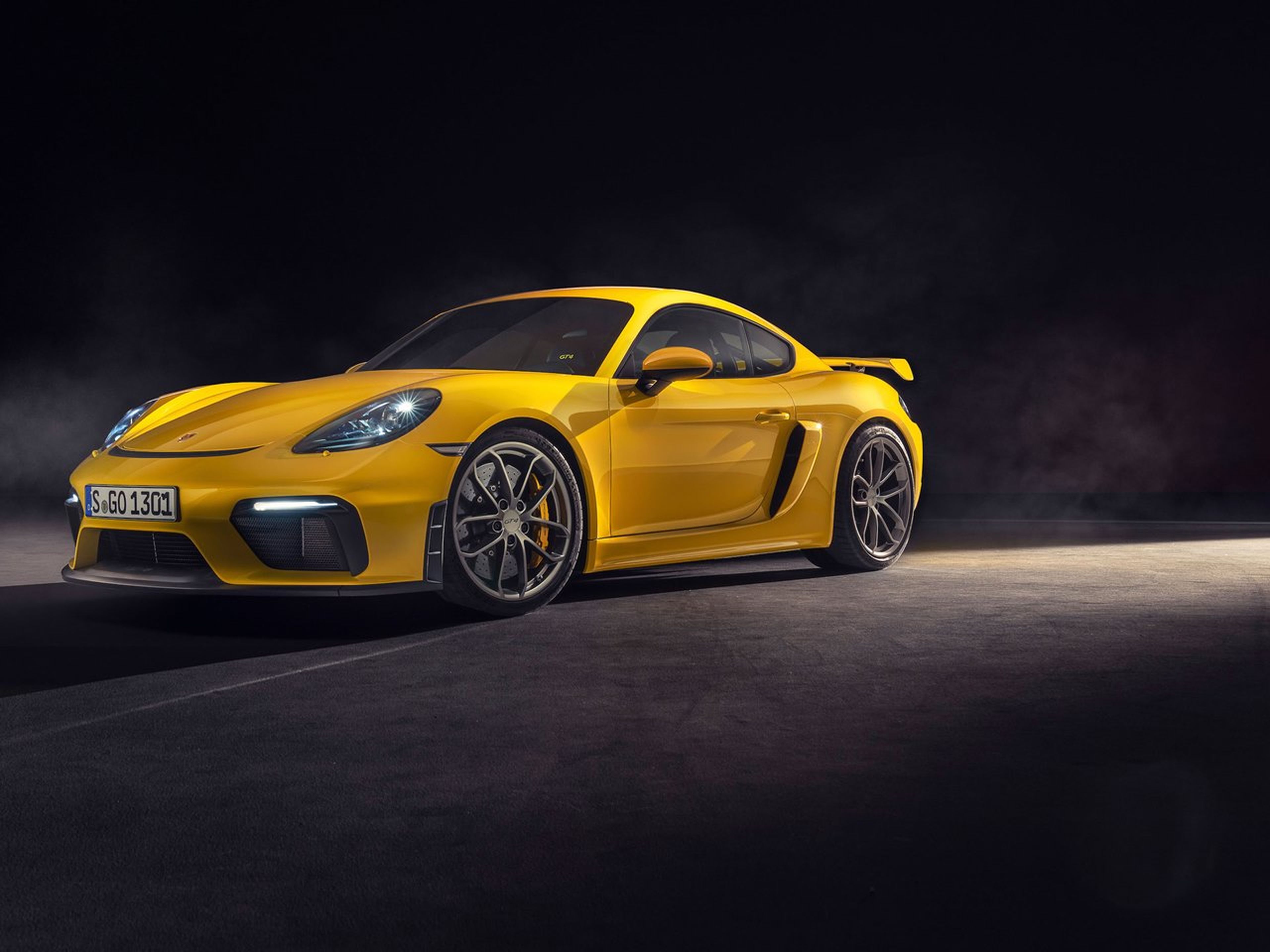 718 Cayman GT4 frontal