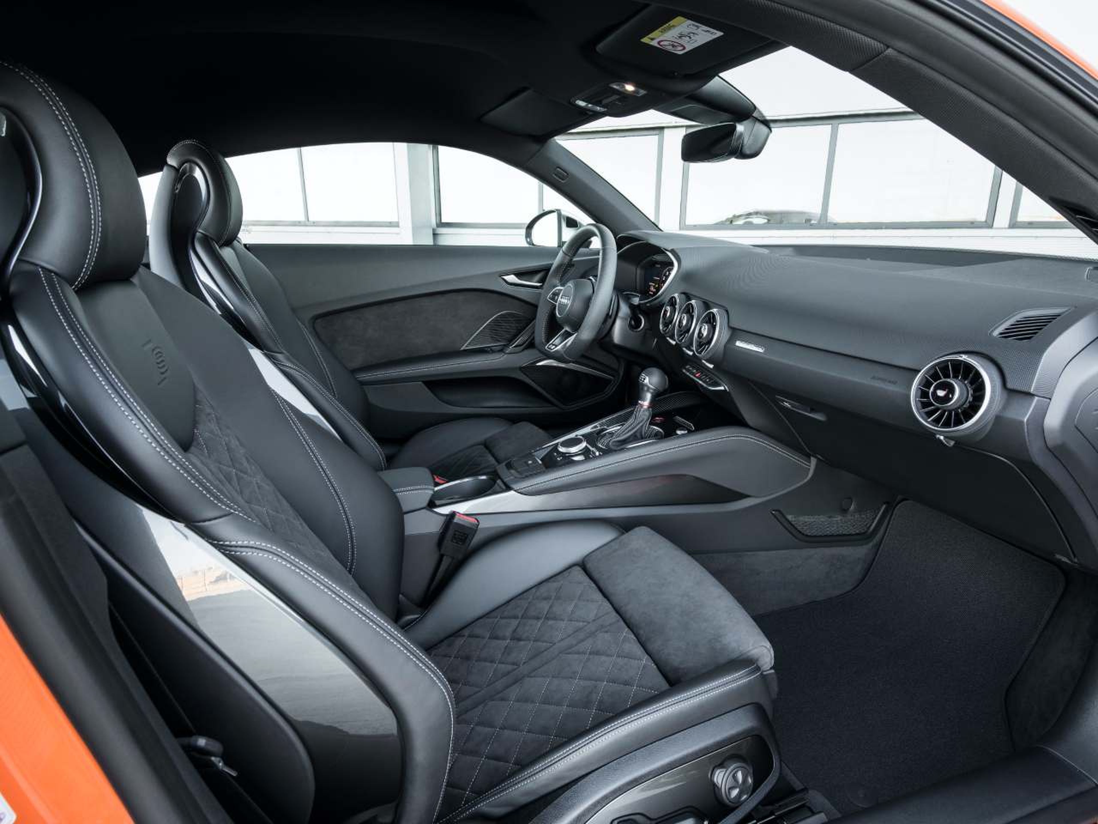 Audi TTS coupe interior