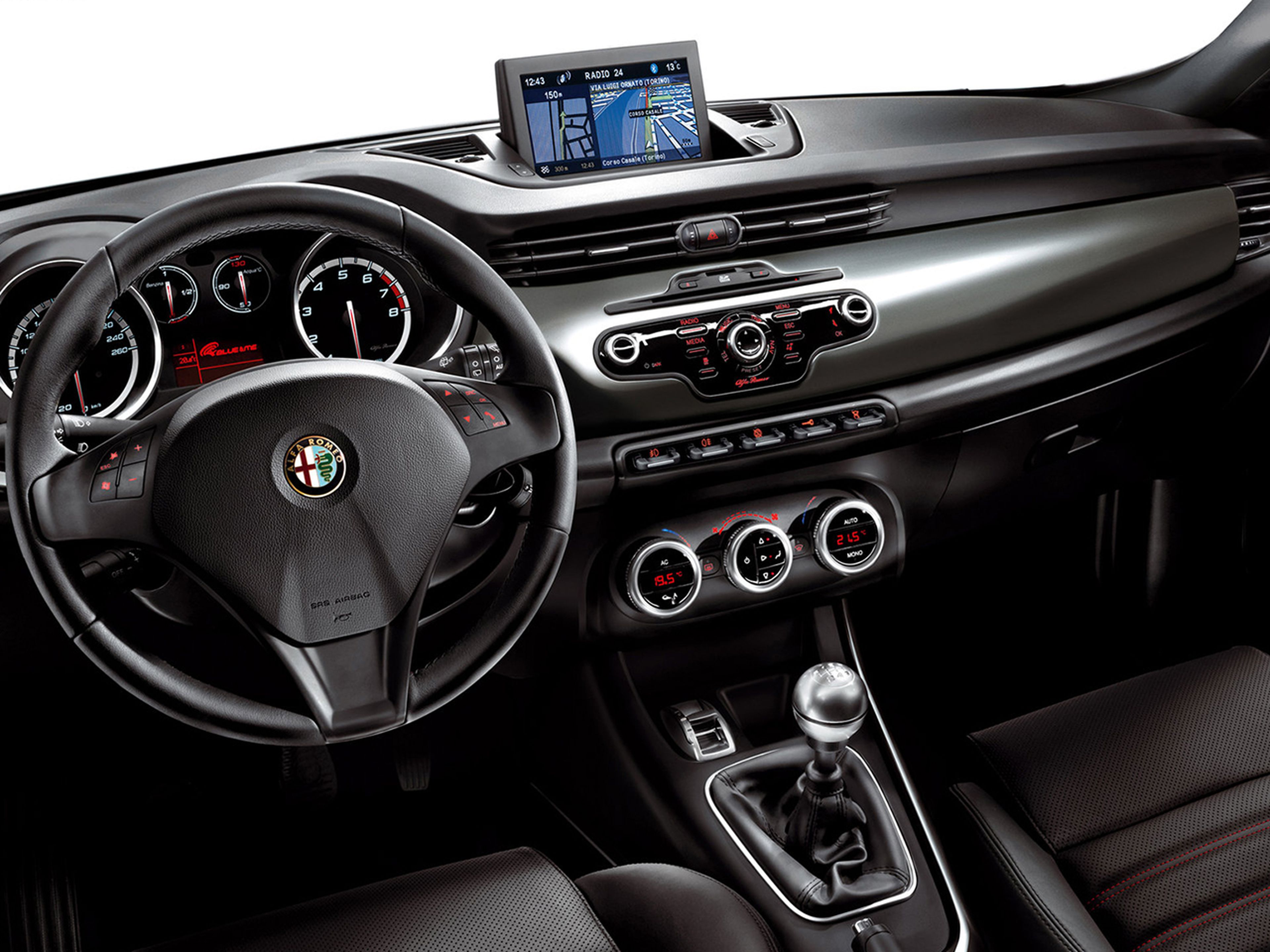 Alfa_Romeo-Giulietta-2011-C04