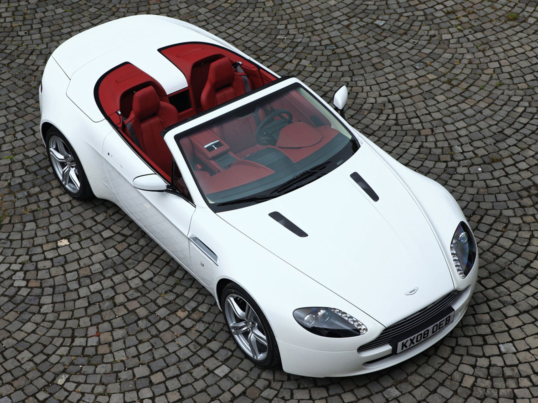Aston-V8_Vantage_Roadster_02