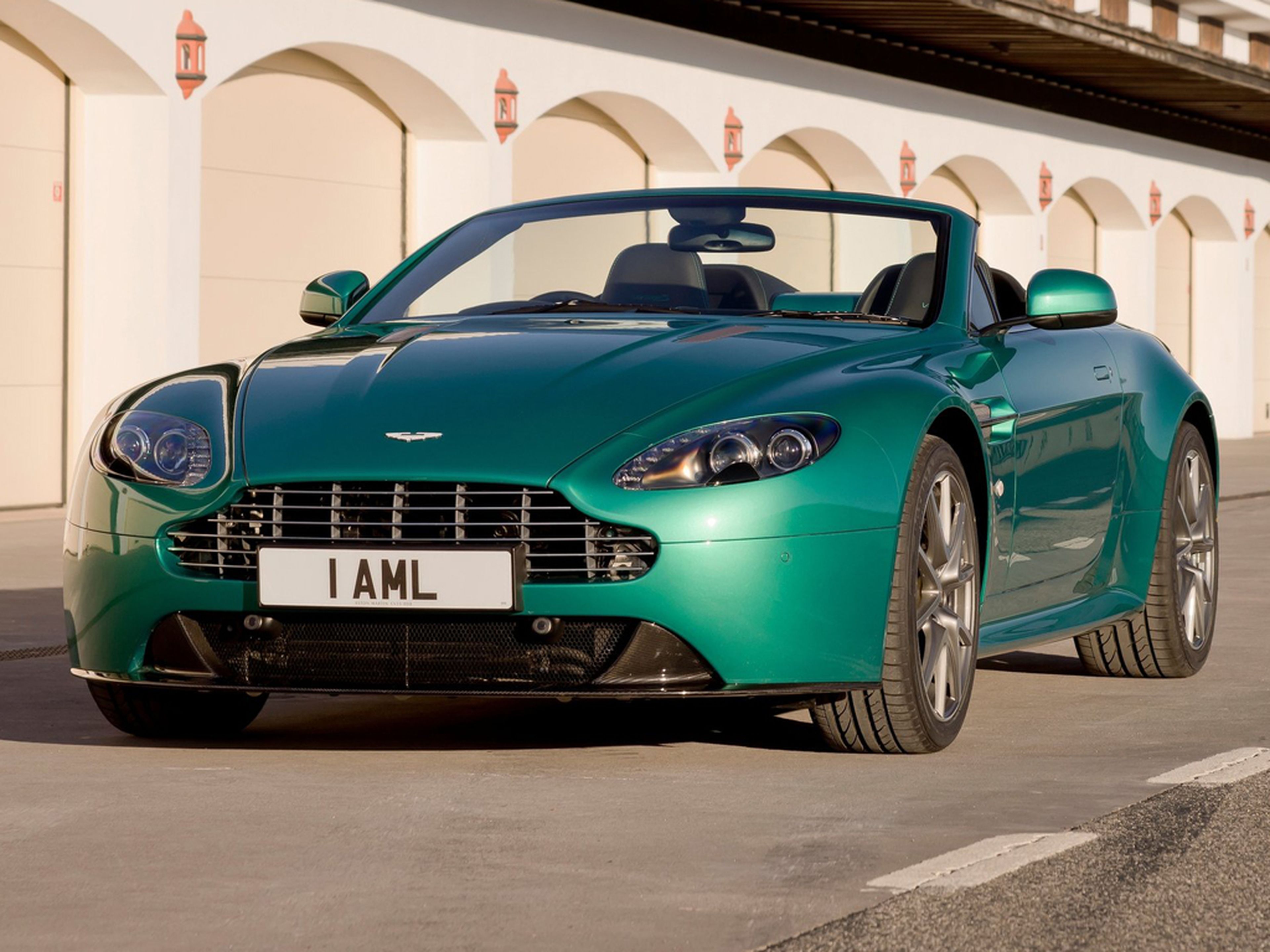 Aston-V8_Vantage_S_Roadster_01