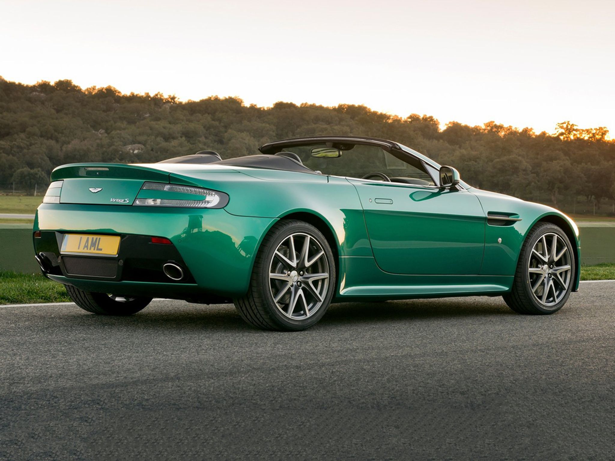 Aston-V8_Vantage_S_Roadster_03