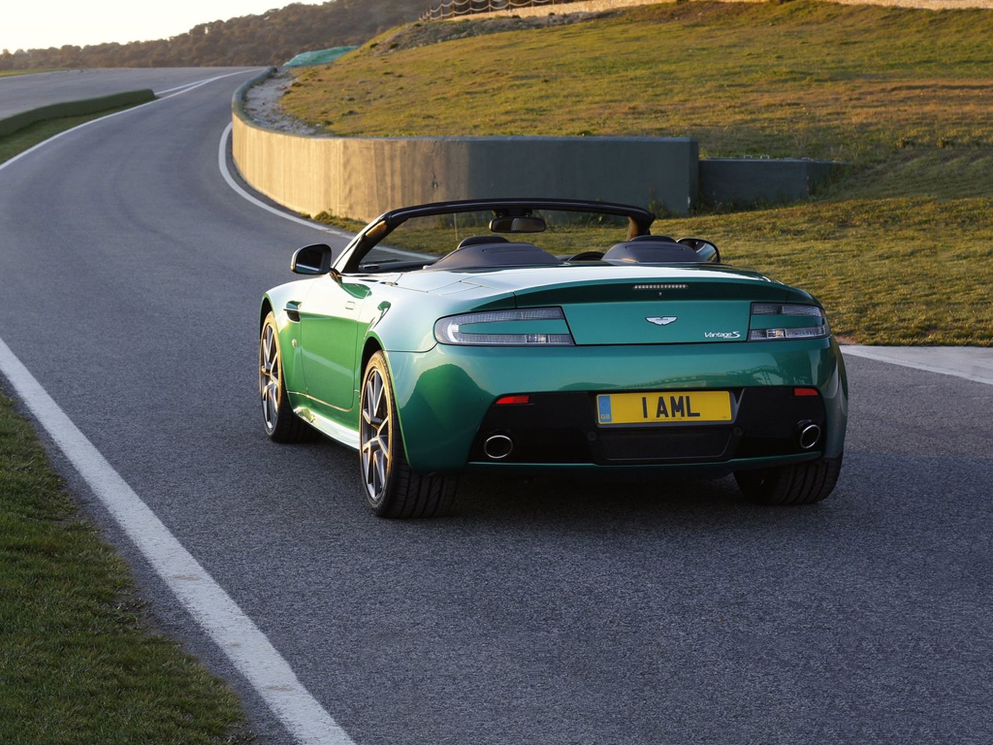 Aston-V8_Vantage_S_Roadster_08