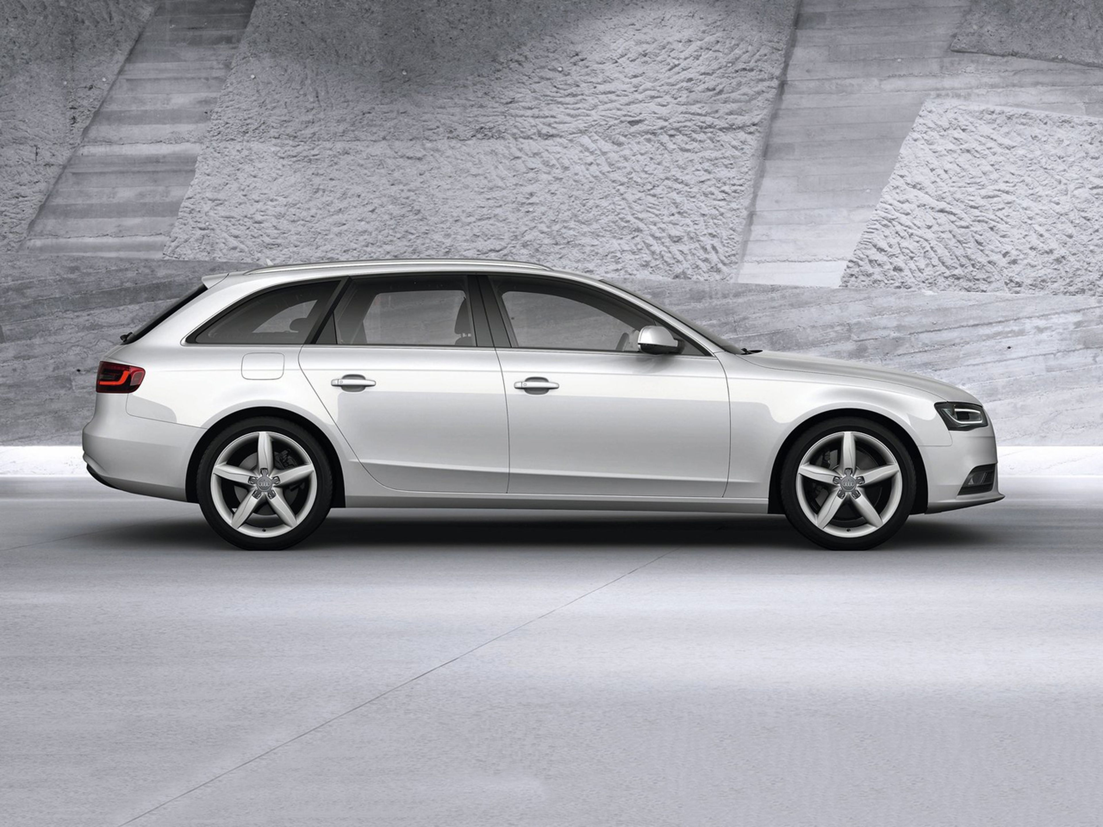 Audi-A4_Avant_2013_C02