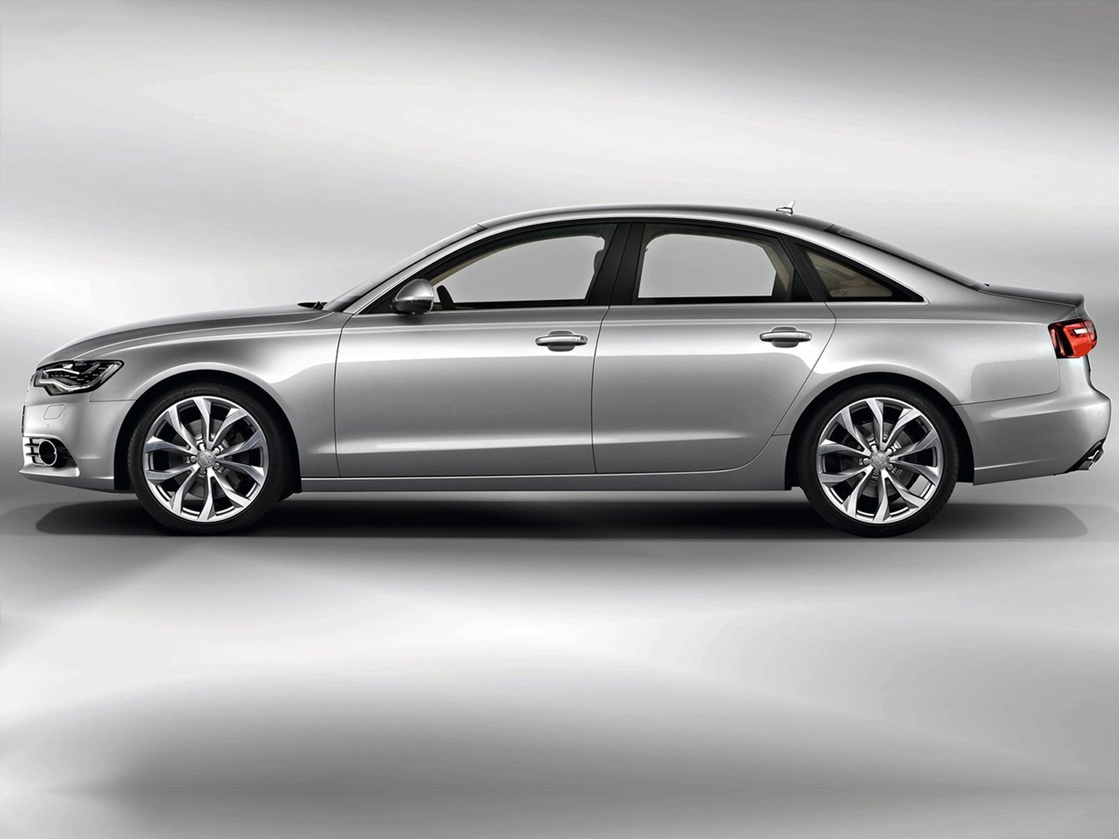 Audi-A6-2012-C02