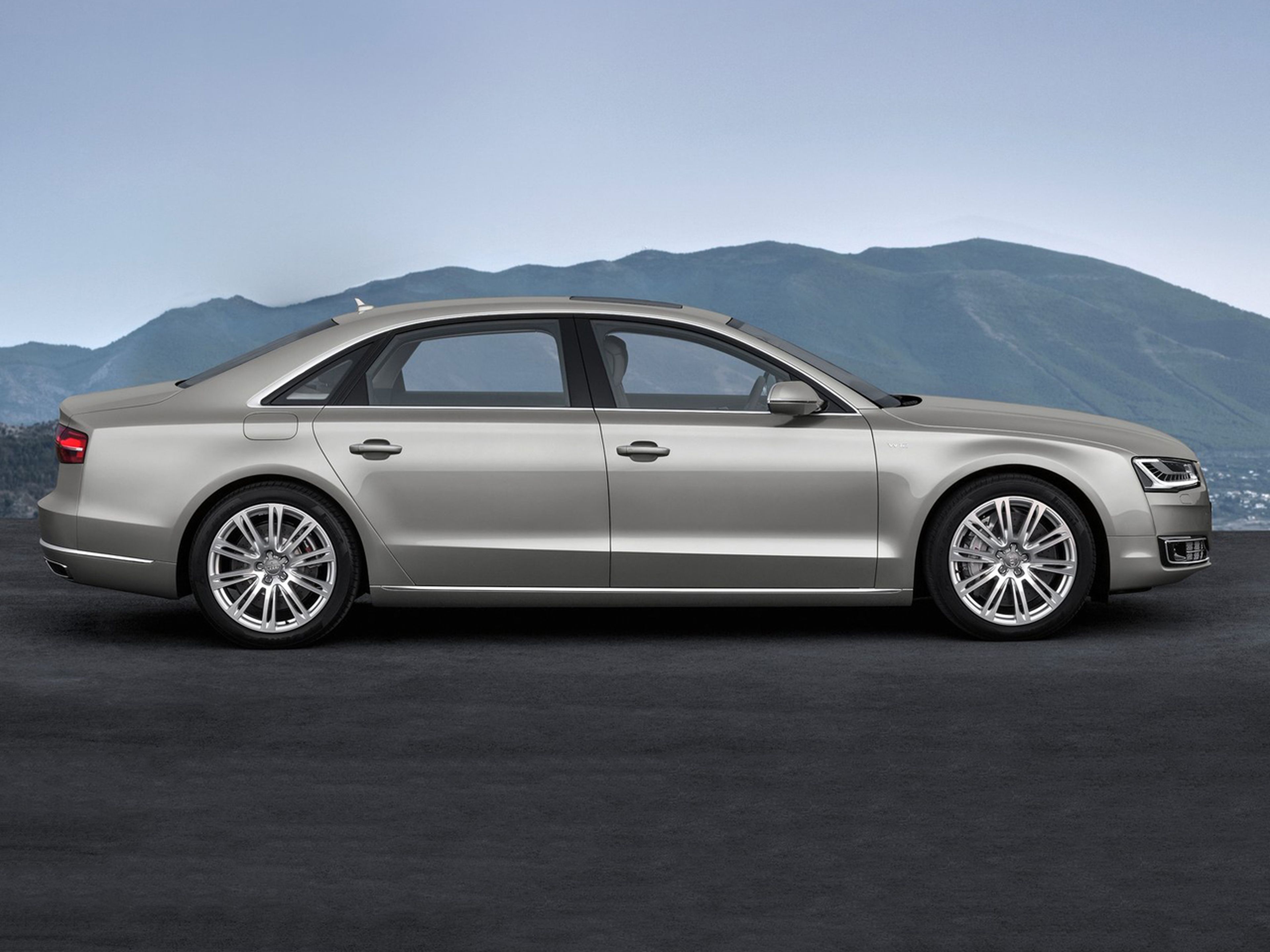 Audi-A8L_2014_C02