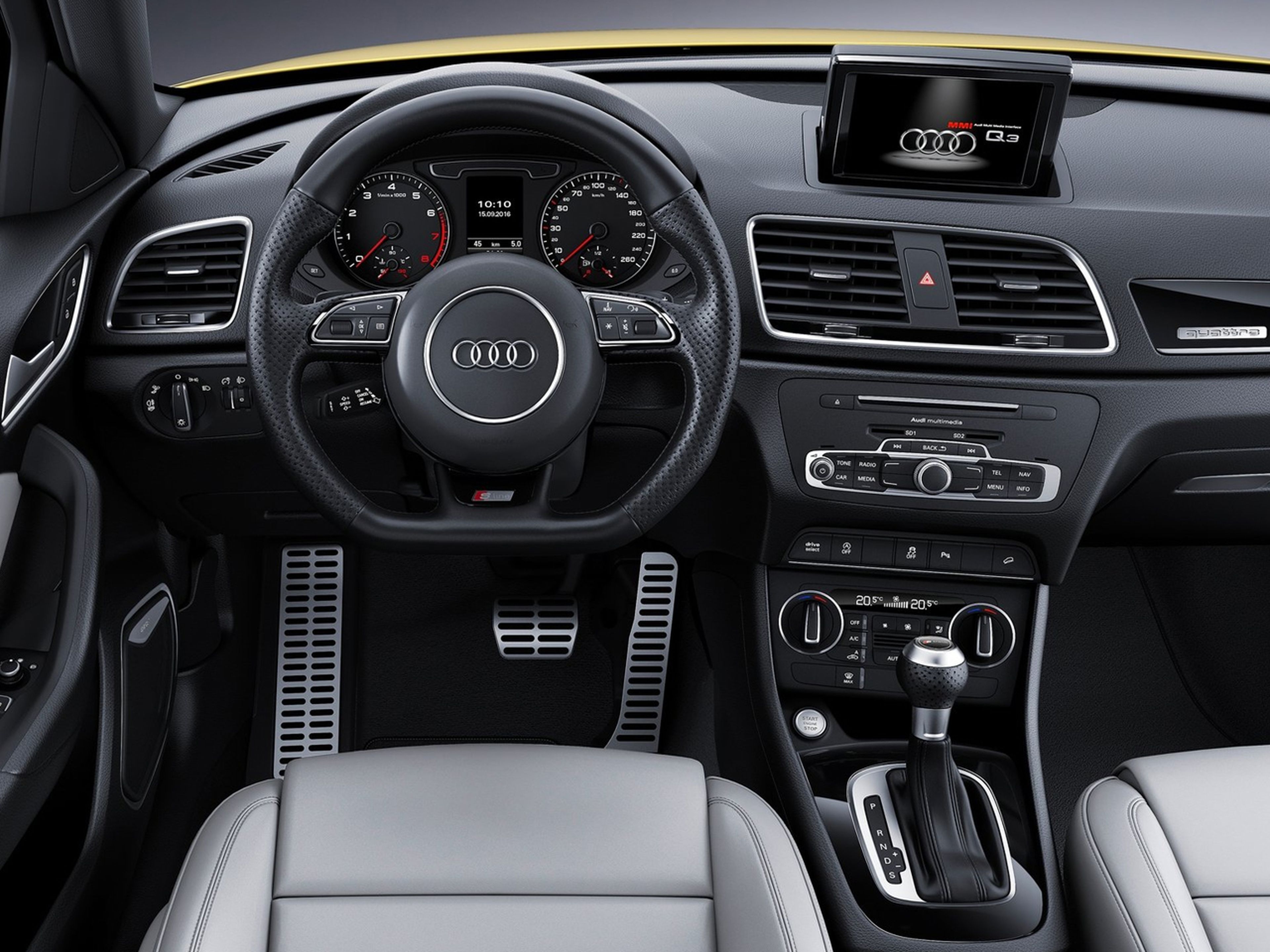 Audi-Q3-2017-C04