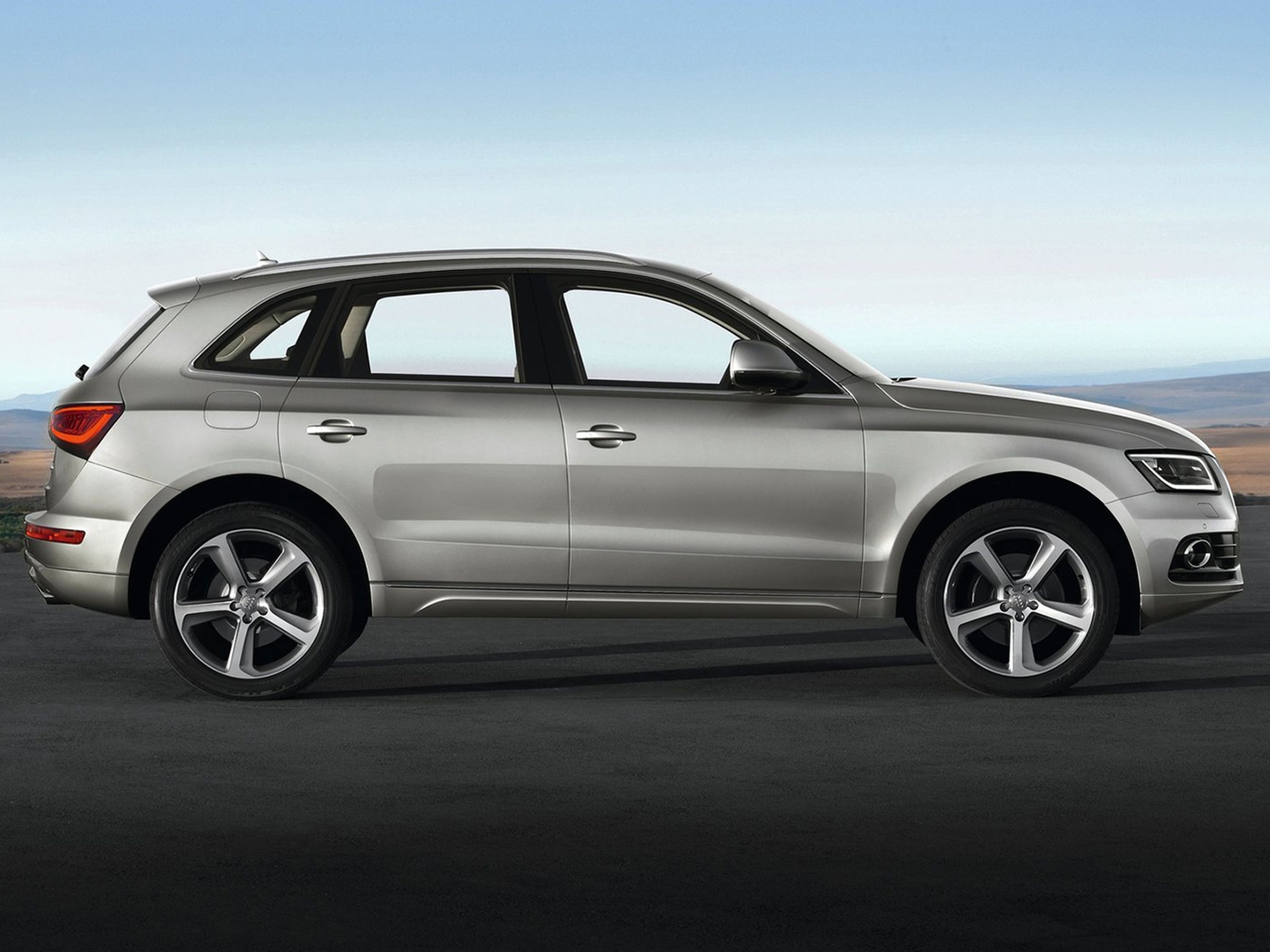 Audi-Q5-2013-C02