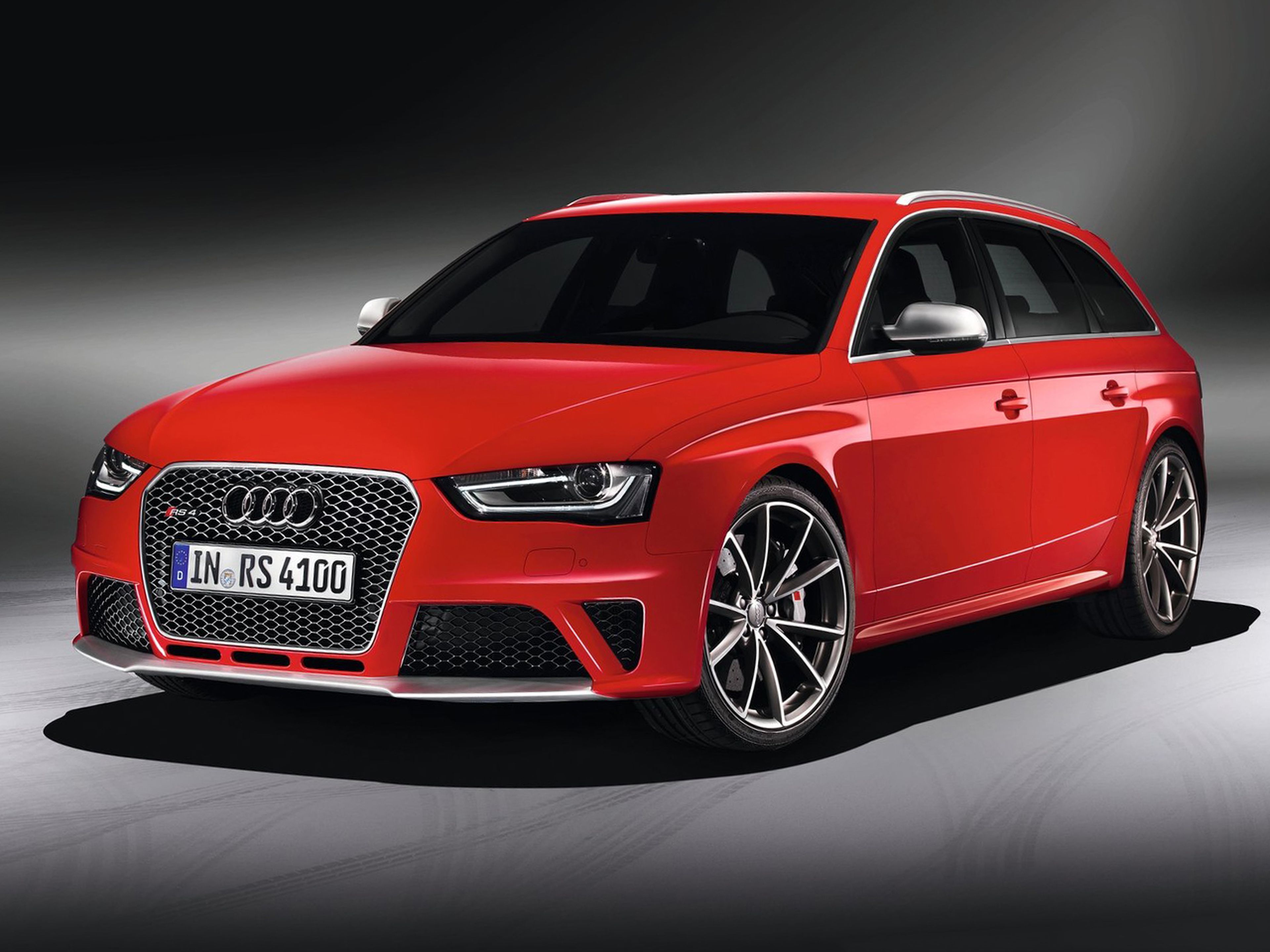 Audi-RS4_Avant_2013_C01