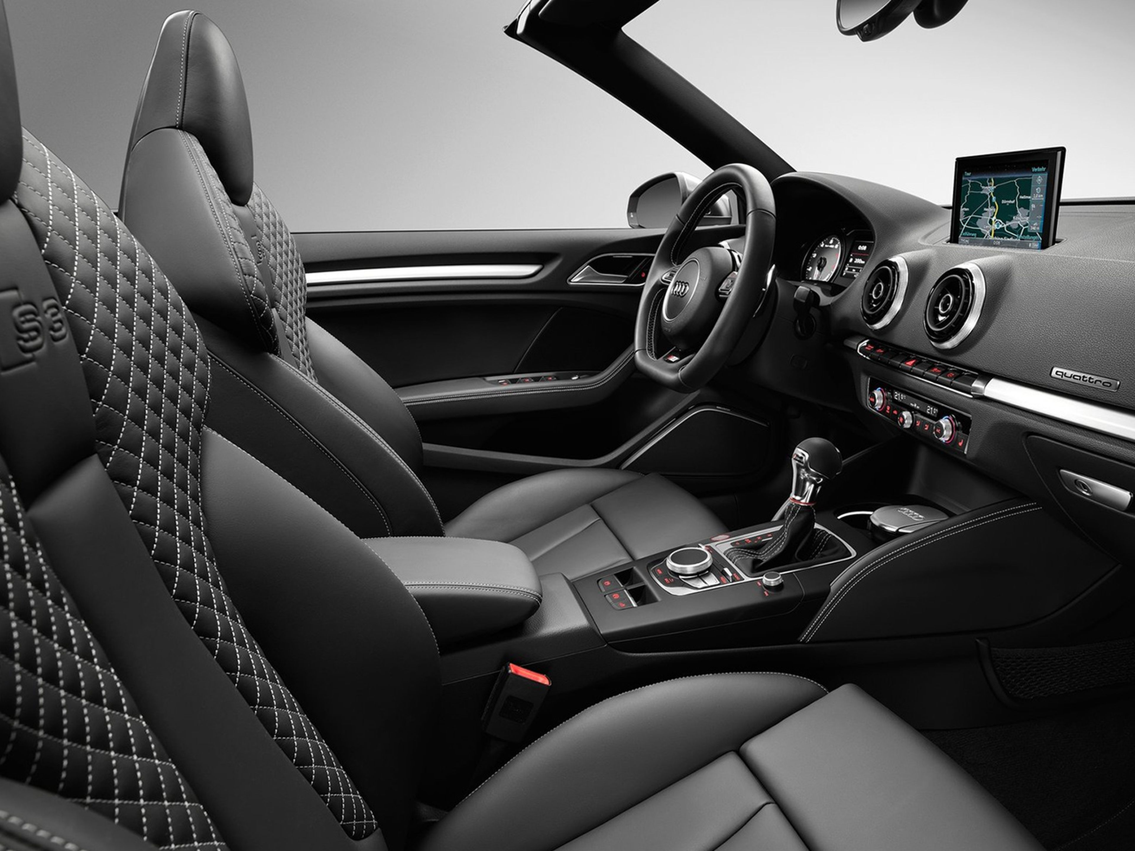 Audi-S3_Cabriolet-2015-C04
