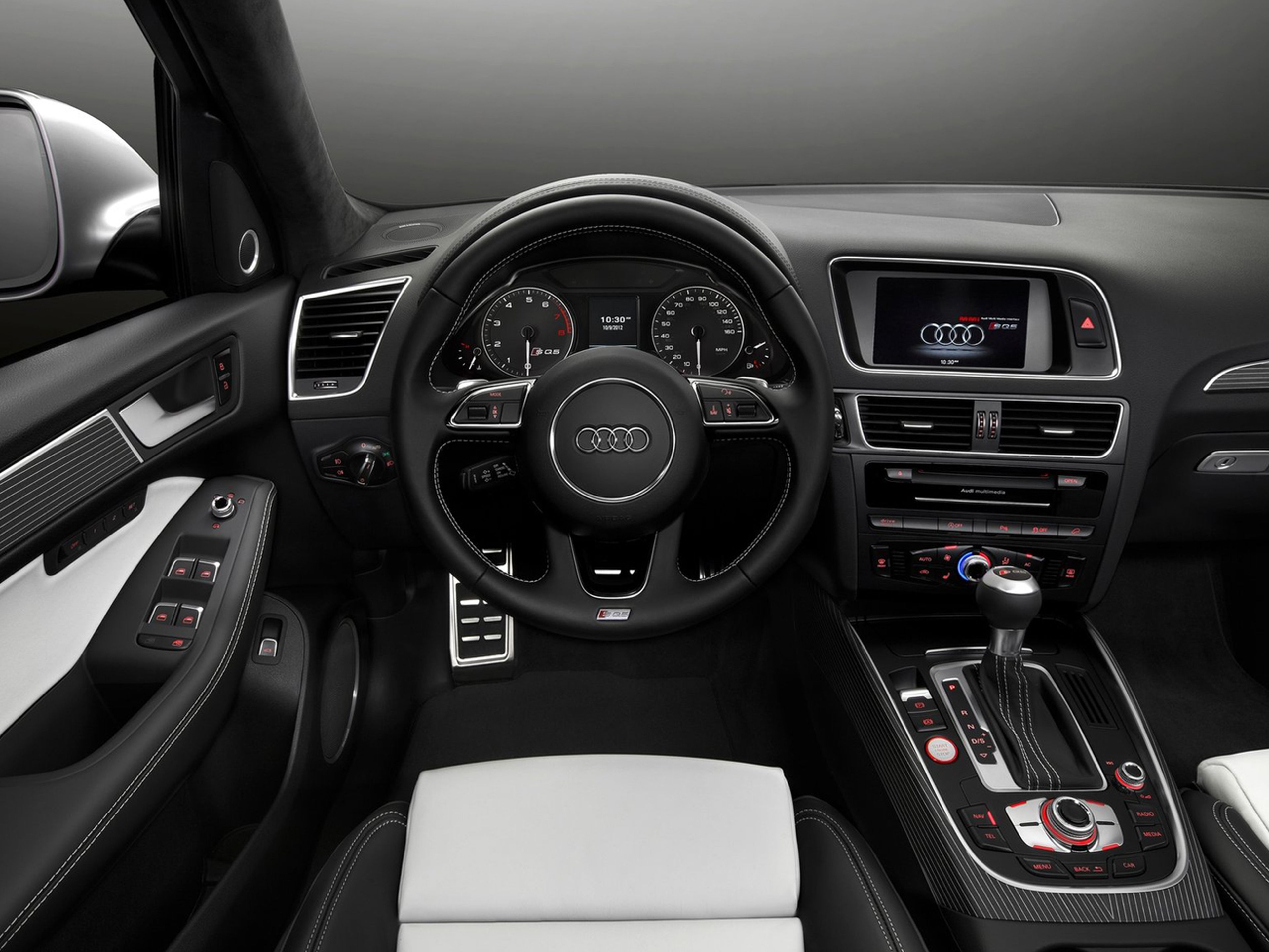 Audi-SQ5_3.0_TFSI_2014_C04