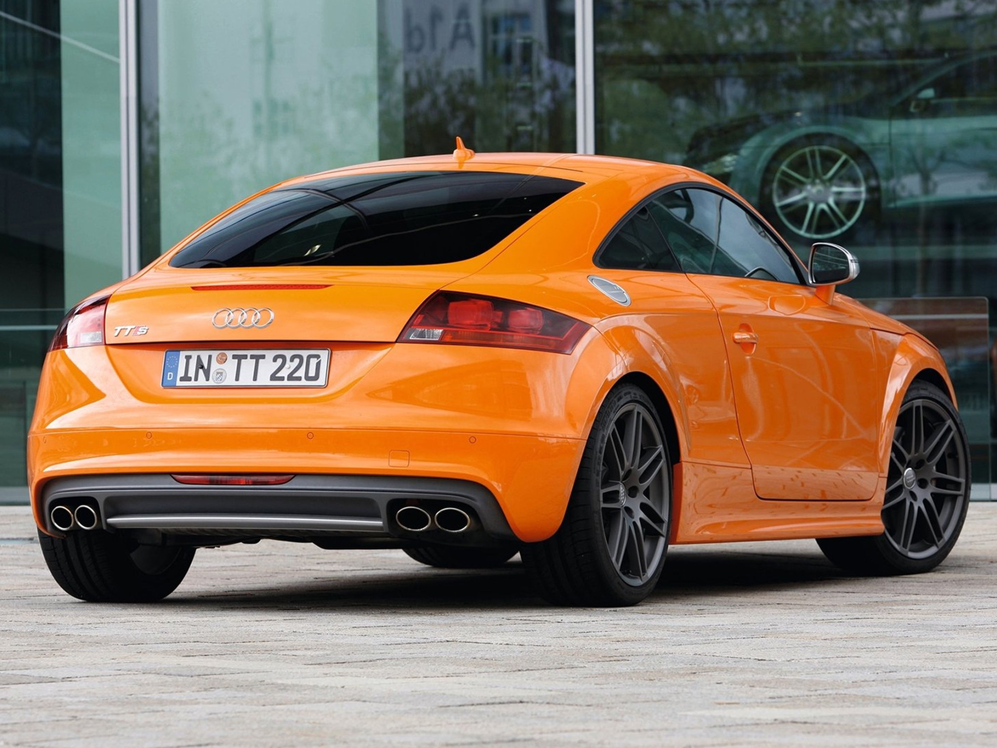 Audi-TTS_Coupe-2011-C03