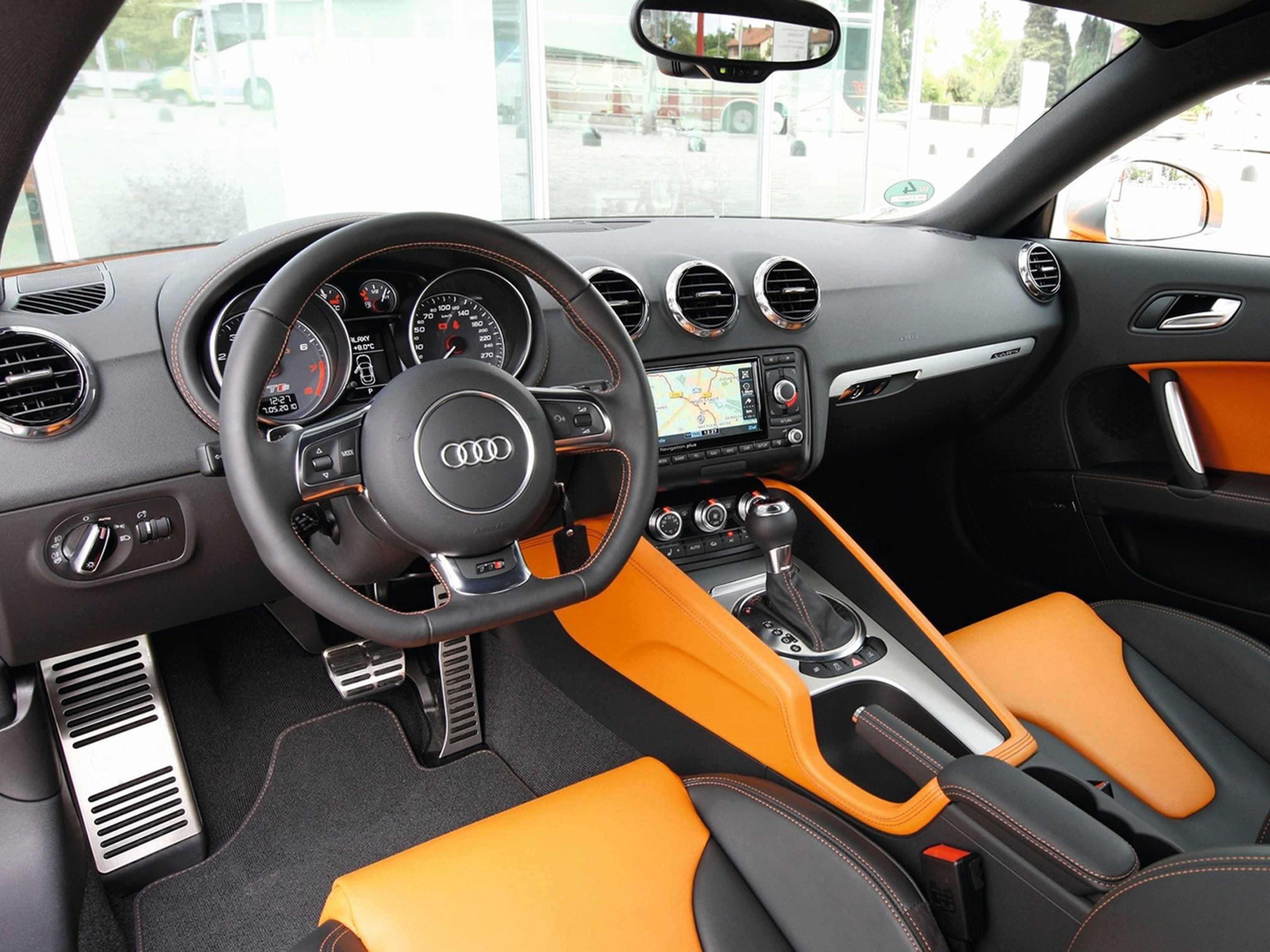 Audi-TTS_Coupe-2011-C04