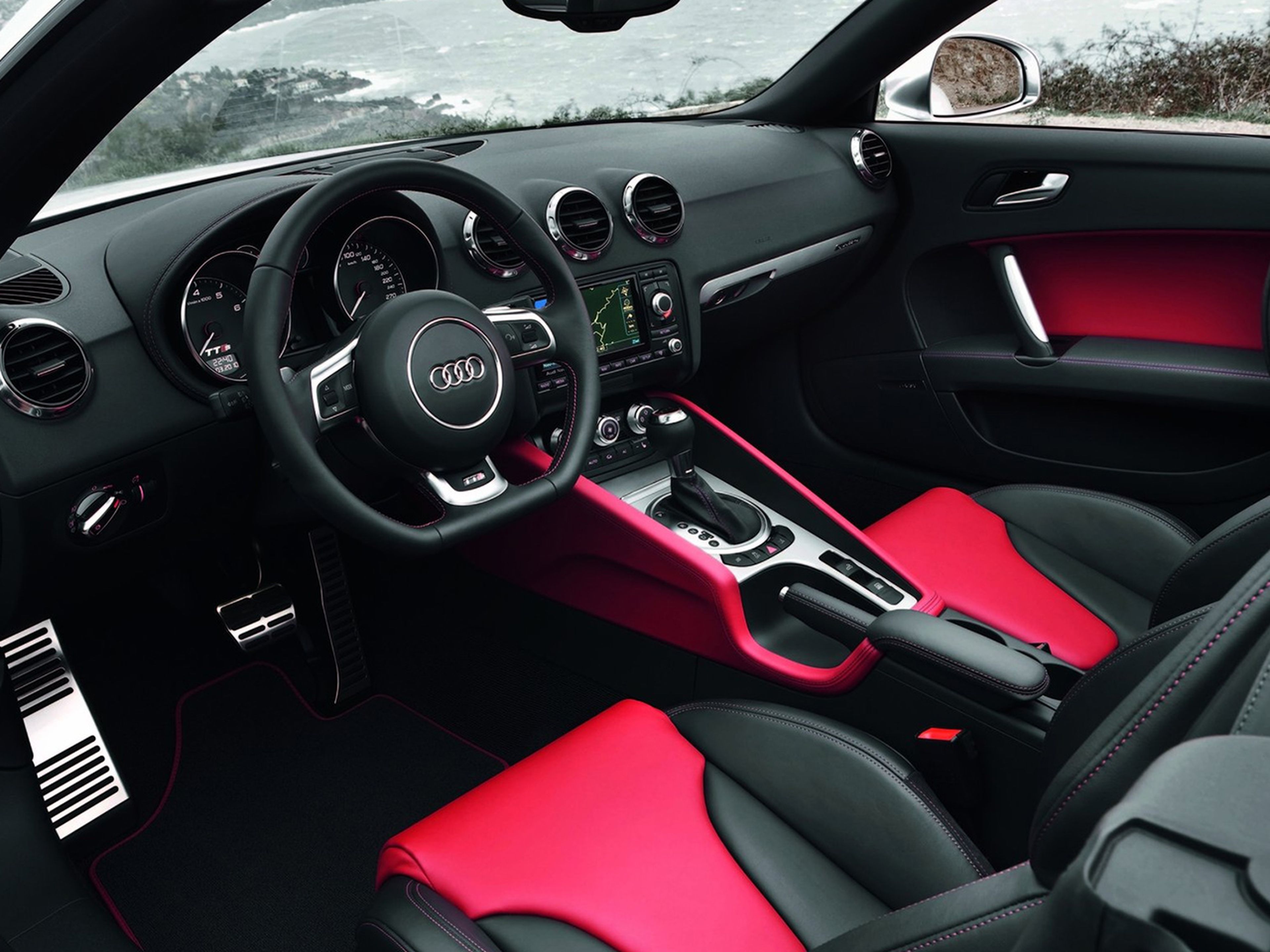 Audi-TTS_Roadster-2011-C04