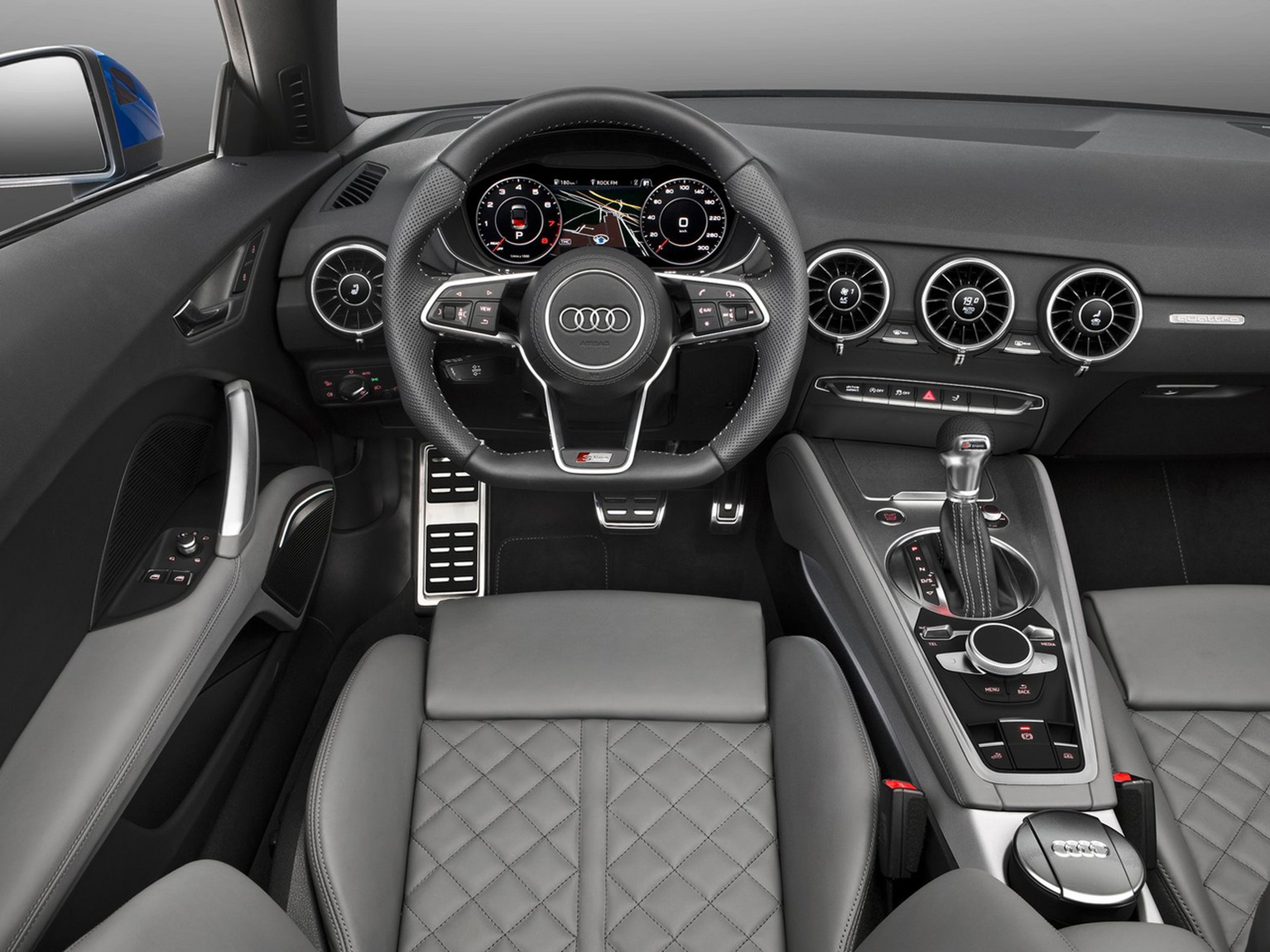 Audi-TT_Roadster_2015_C04
