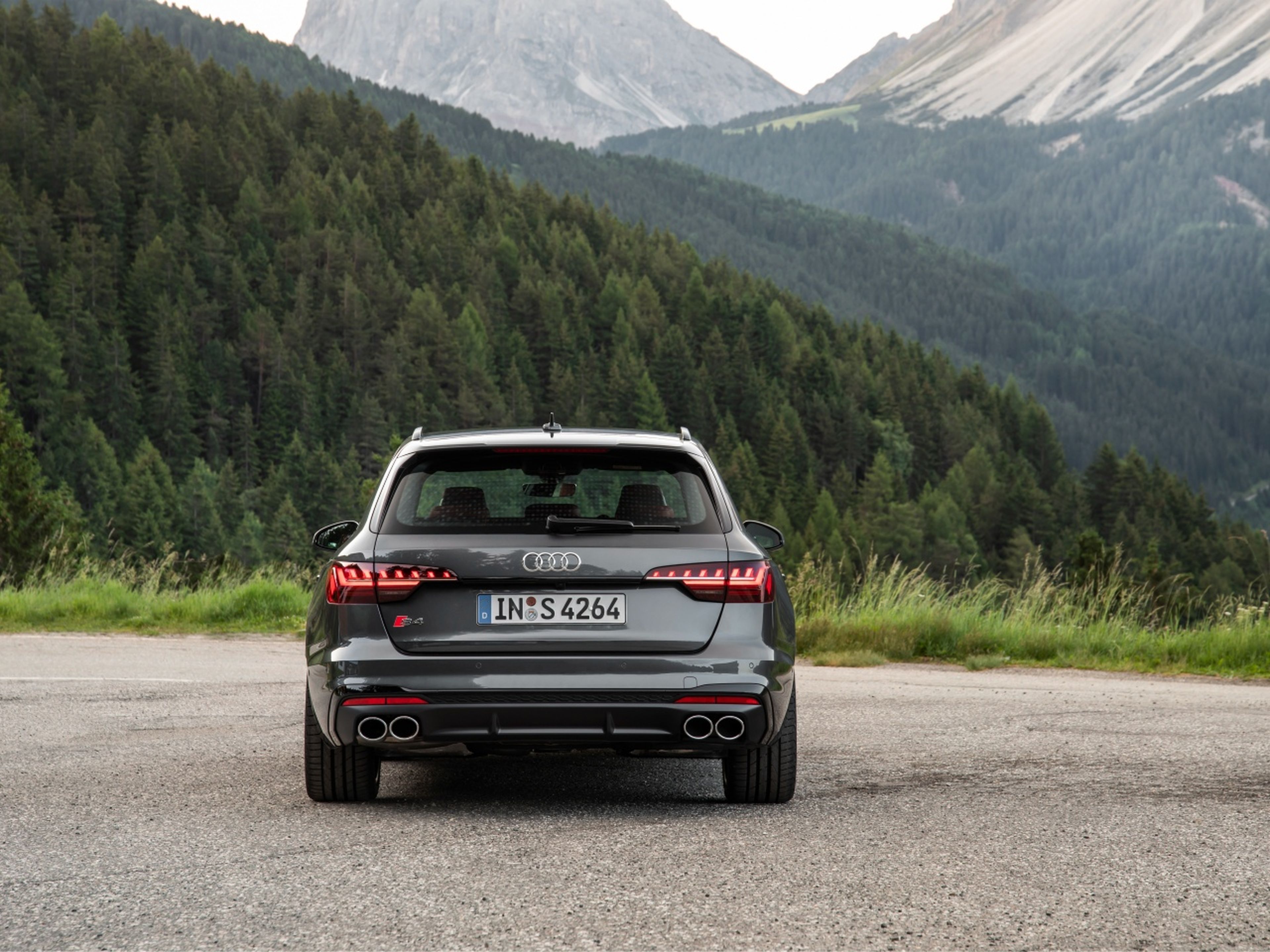 Audi A4, todas las versiones y motorizaciones del mercado, con precios,  imágenes, datos técnicos y pruebas.