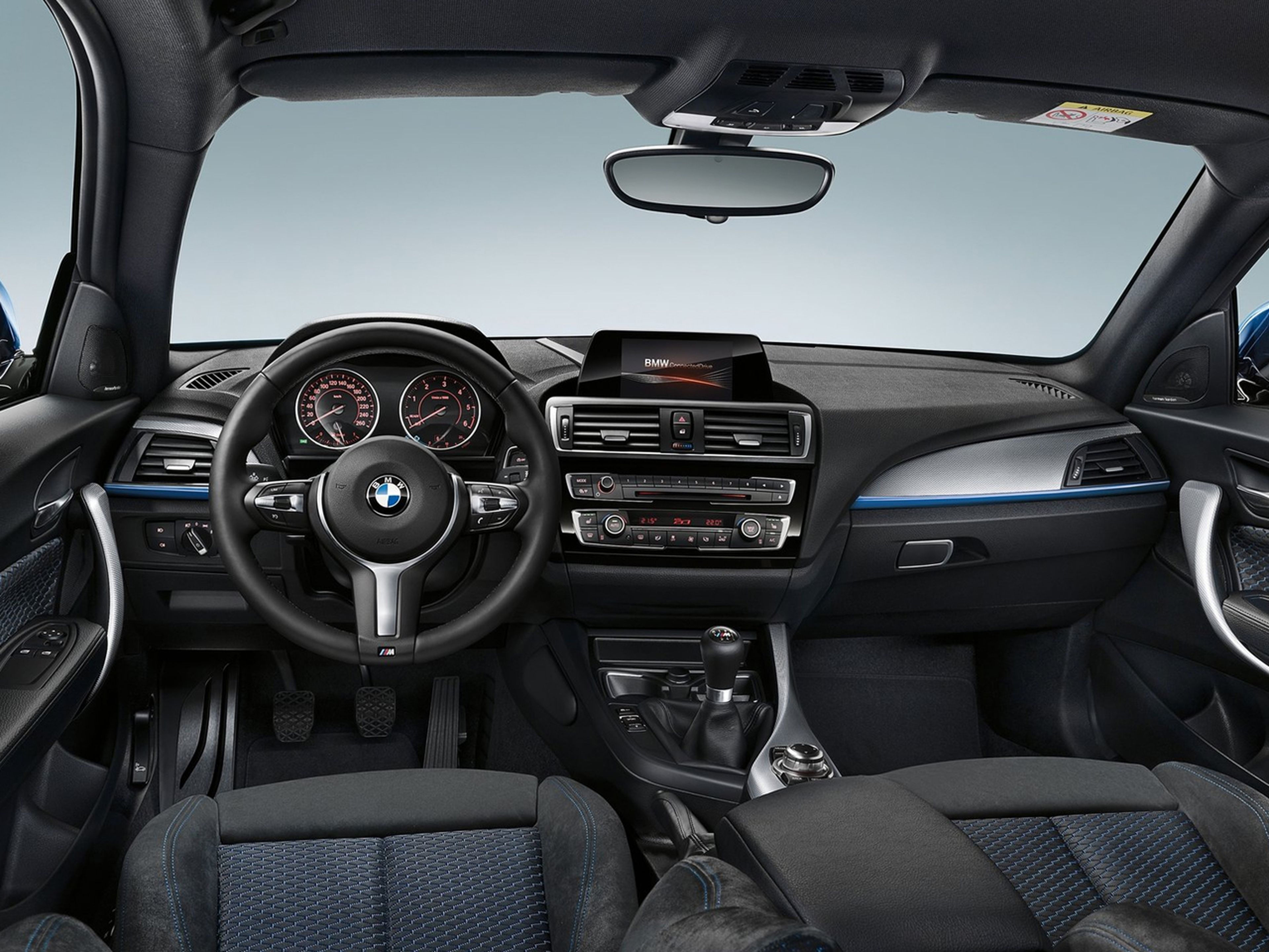 BMW-1-Series-Hatchback_2016-C03