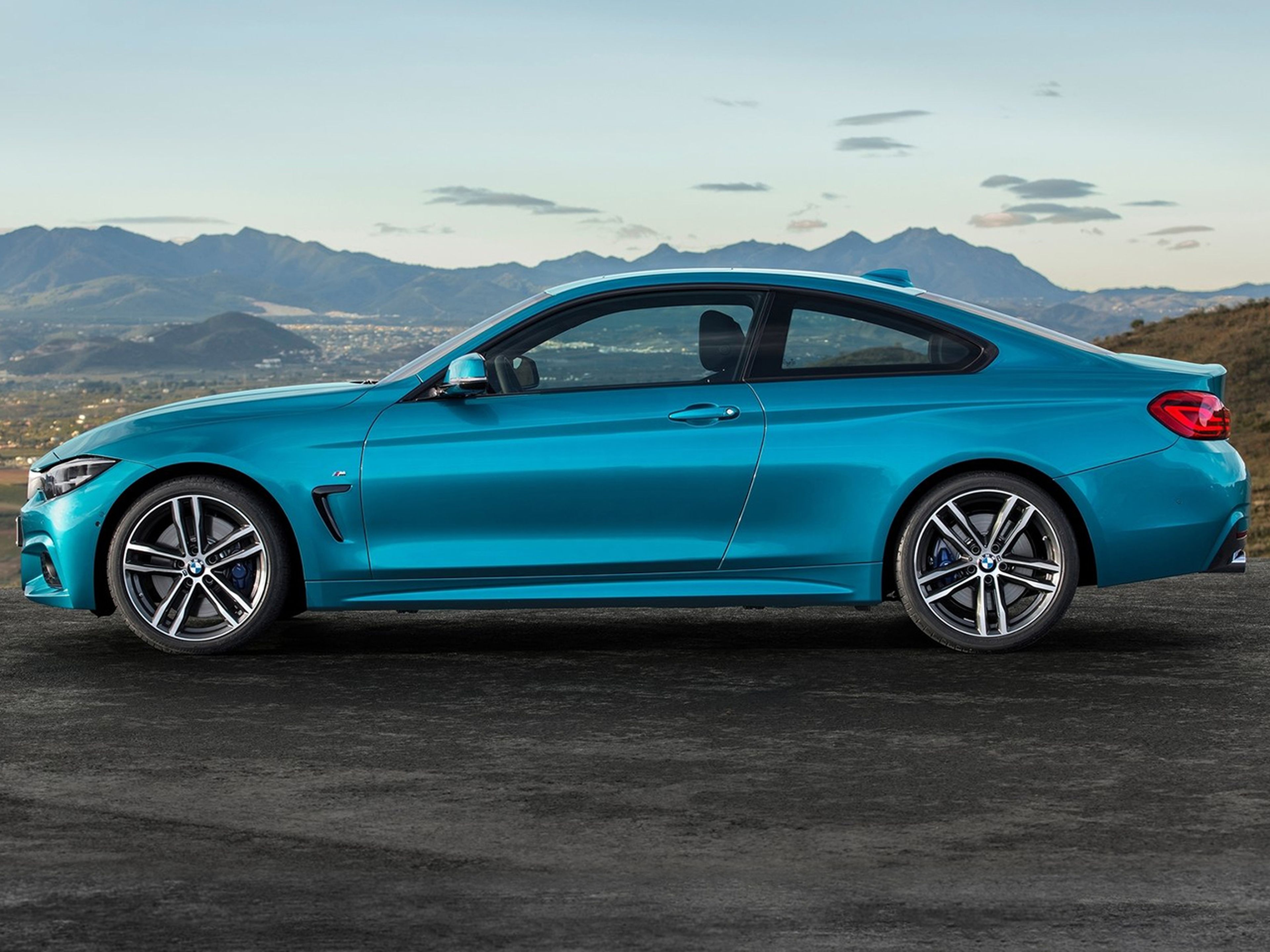 BMW-4-Series_Coupe-2018-C02