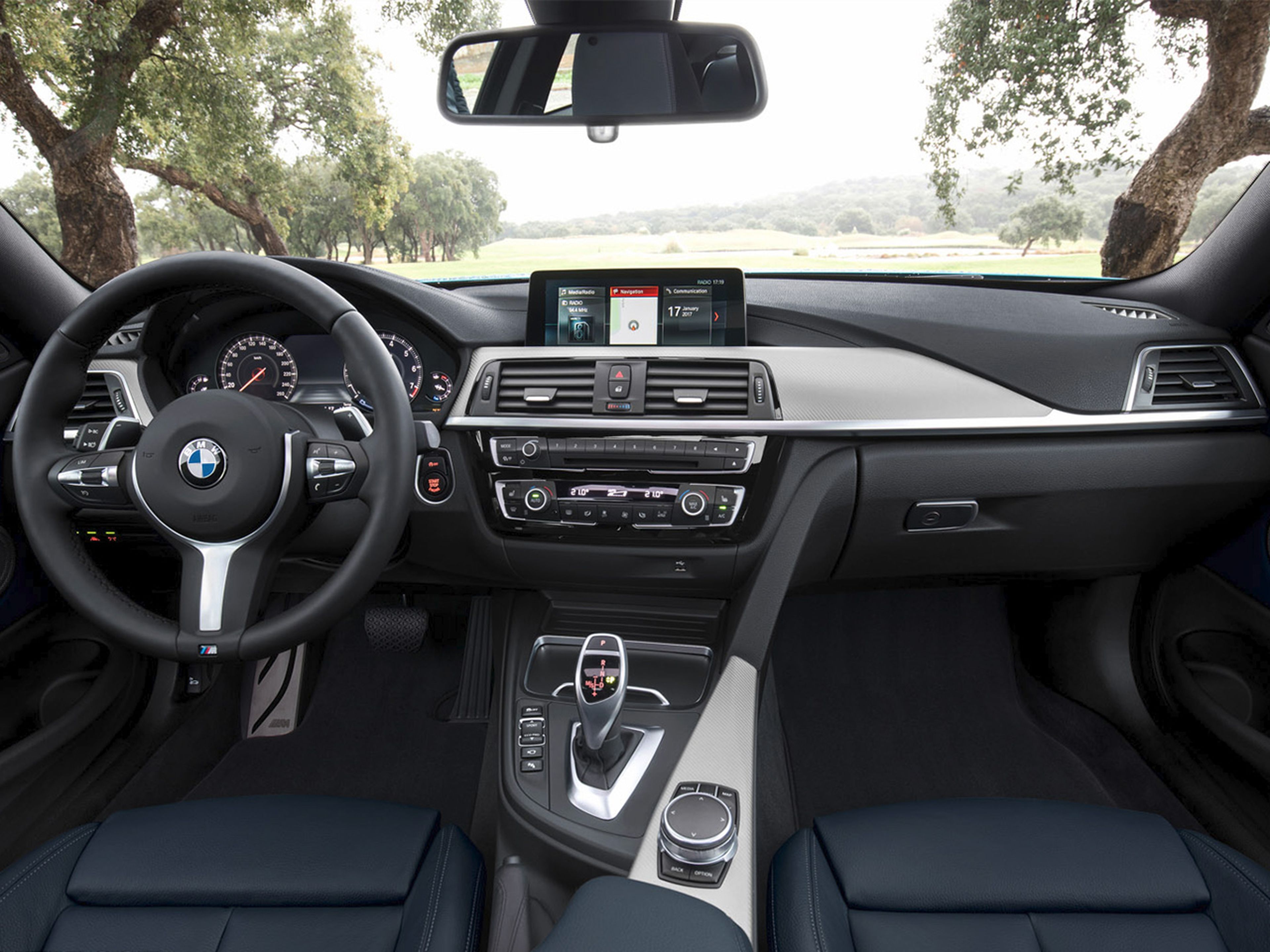 BMW-4-Series_Coupe-2018-C04
