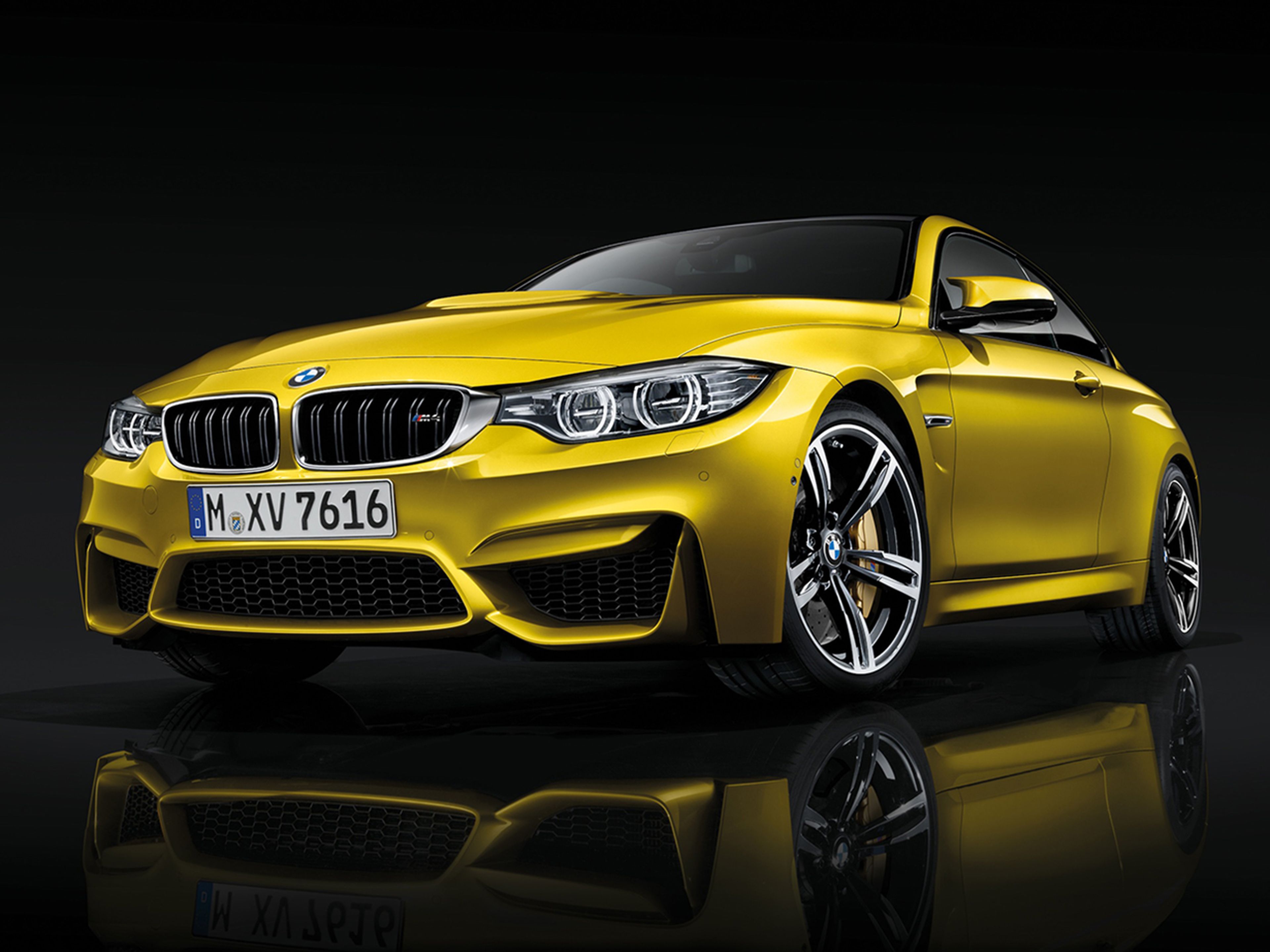 BMW-M4_Coupe-2015_C01