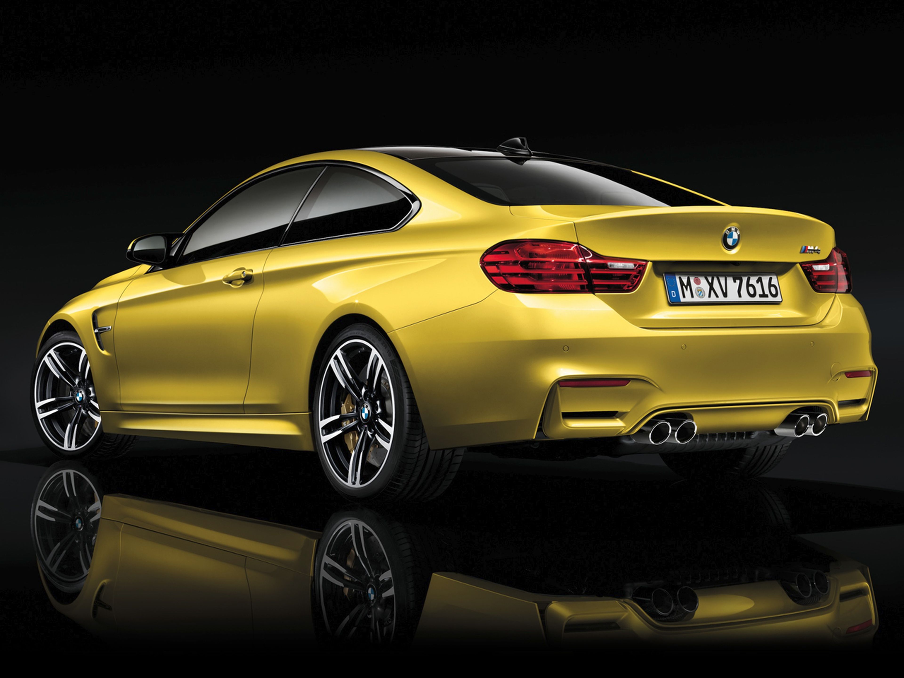 BMW-M4_Coupe-2015_C02