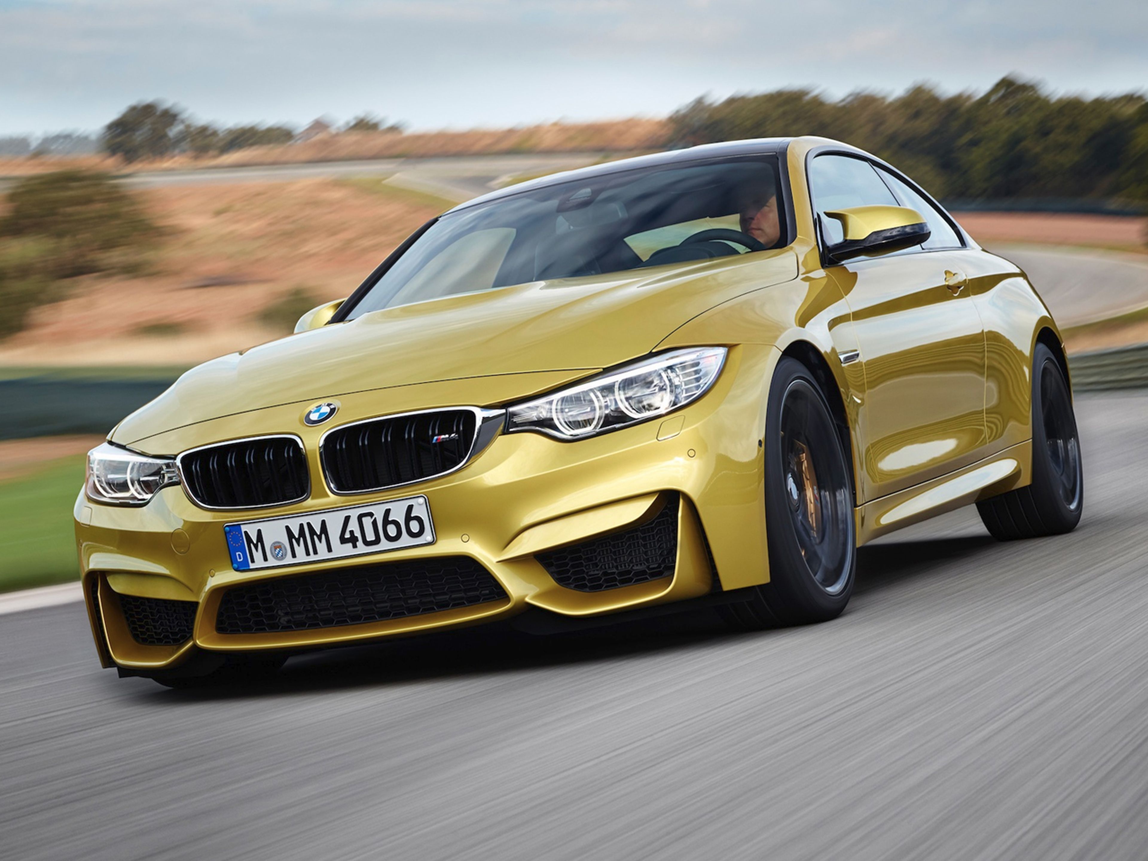 BMW-M4_Coupe-2015_C07