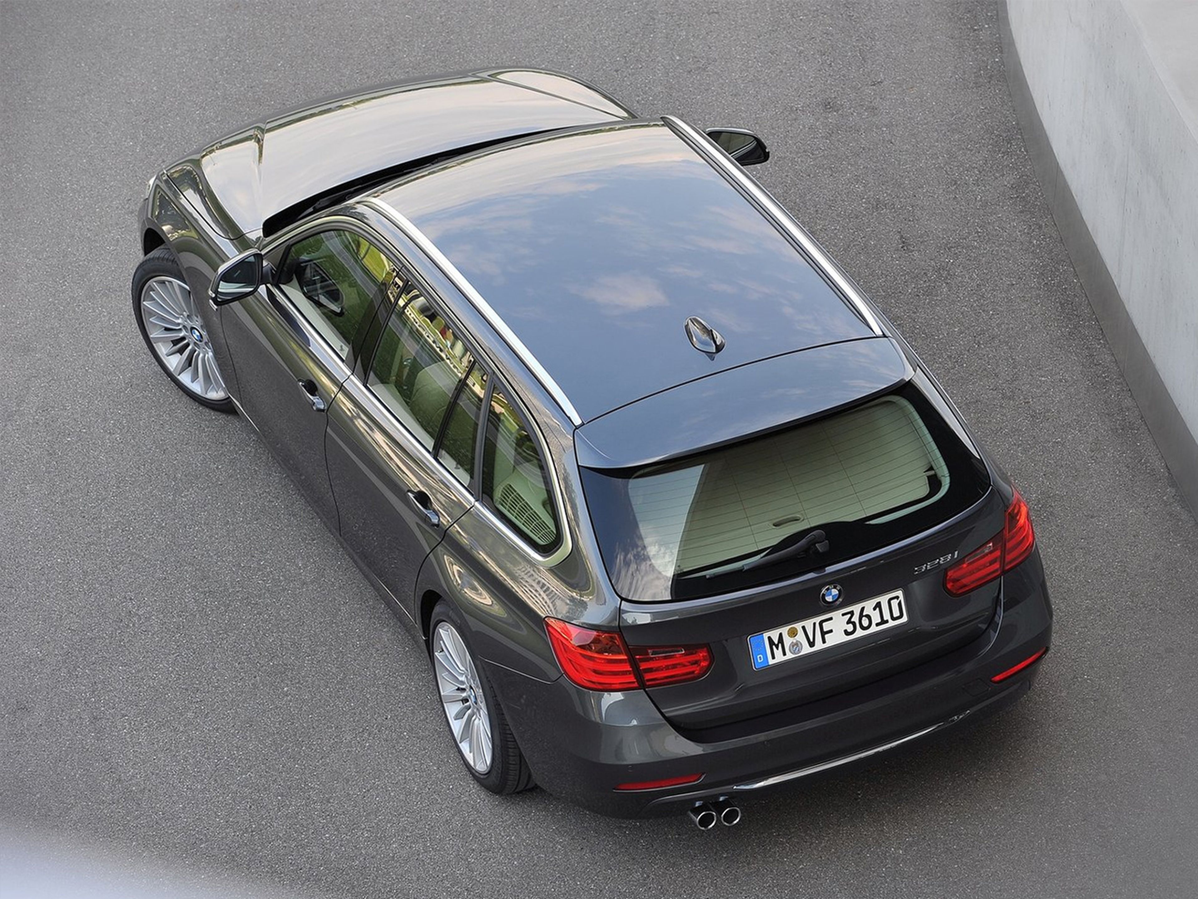 BMW_3-Series-Touring_2012_C03