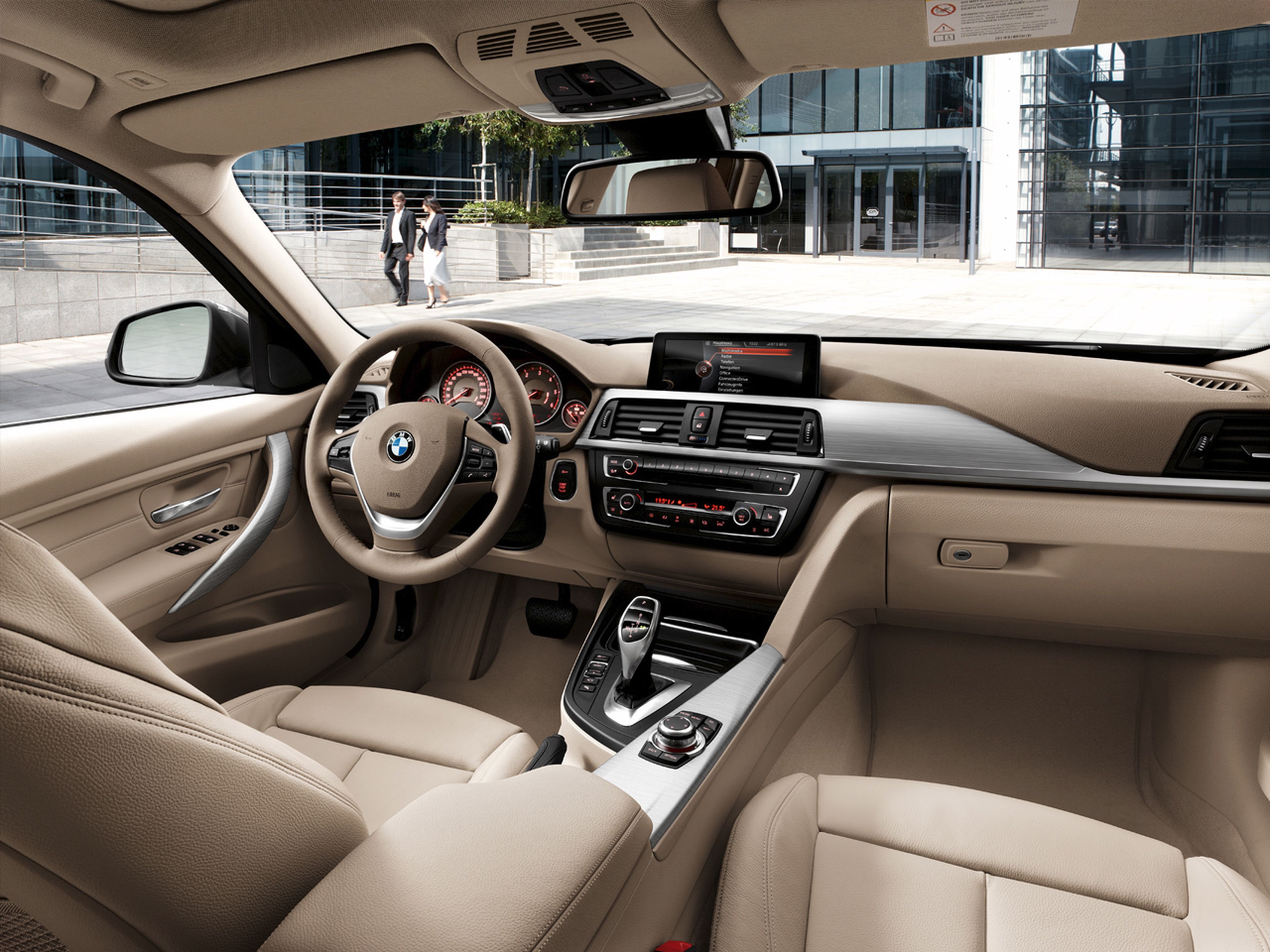 BMW_3-Series_Touring_2016_C03