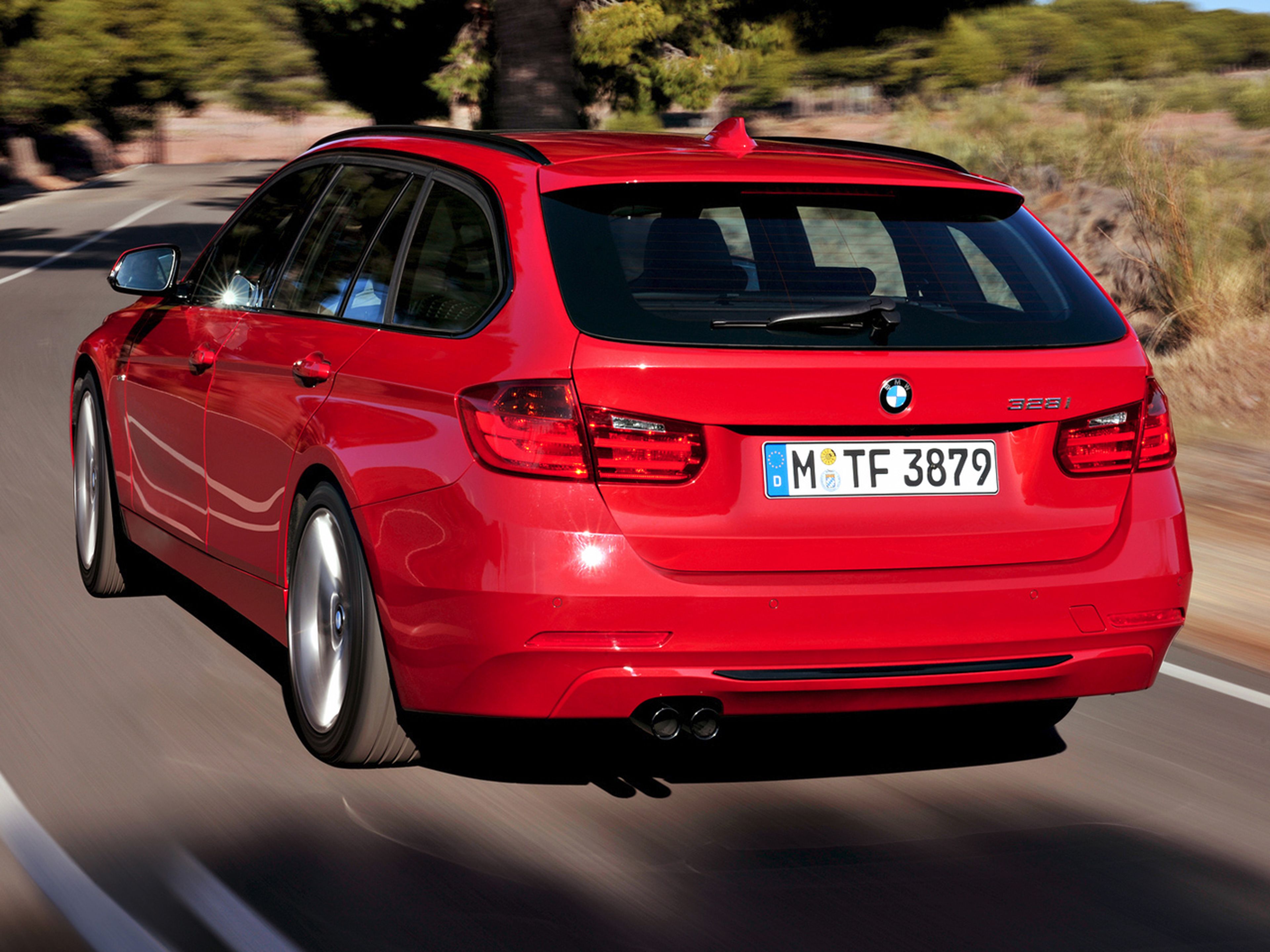 BMW_3-Series_Touring_2016_C08