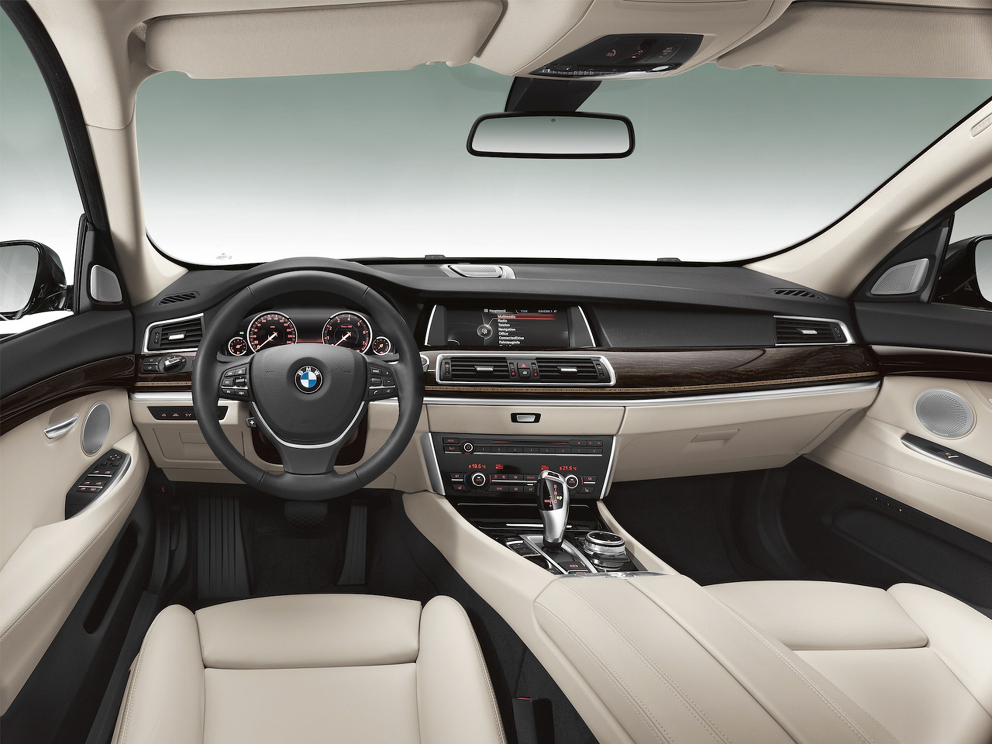 BMW_5-Series-GT_2015_C03