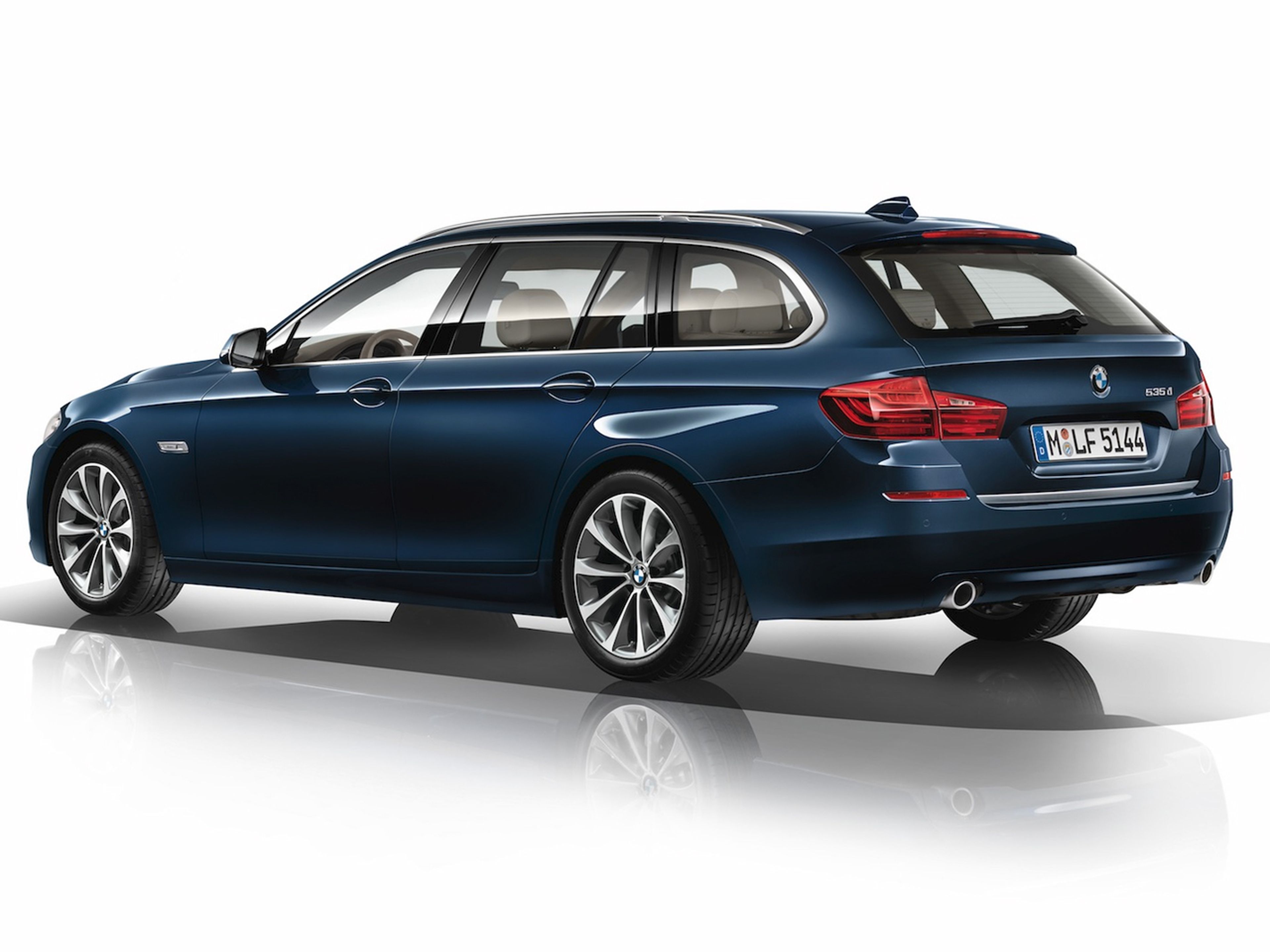BMW_5-Series-Touring_2015_C02