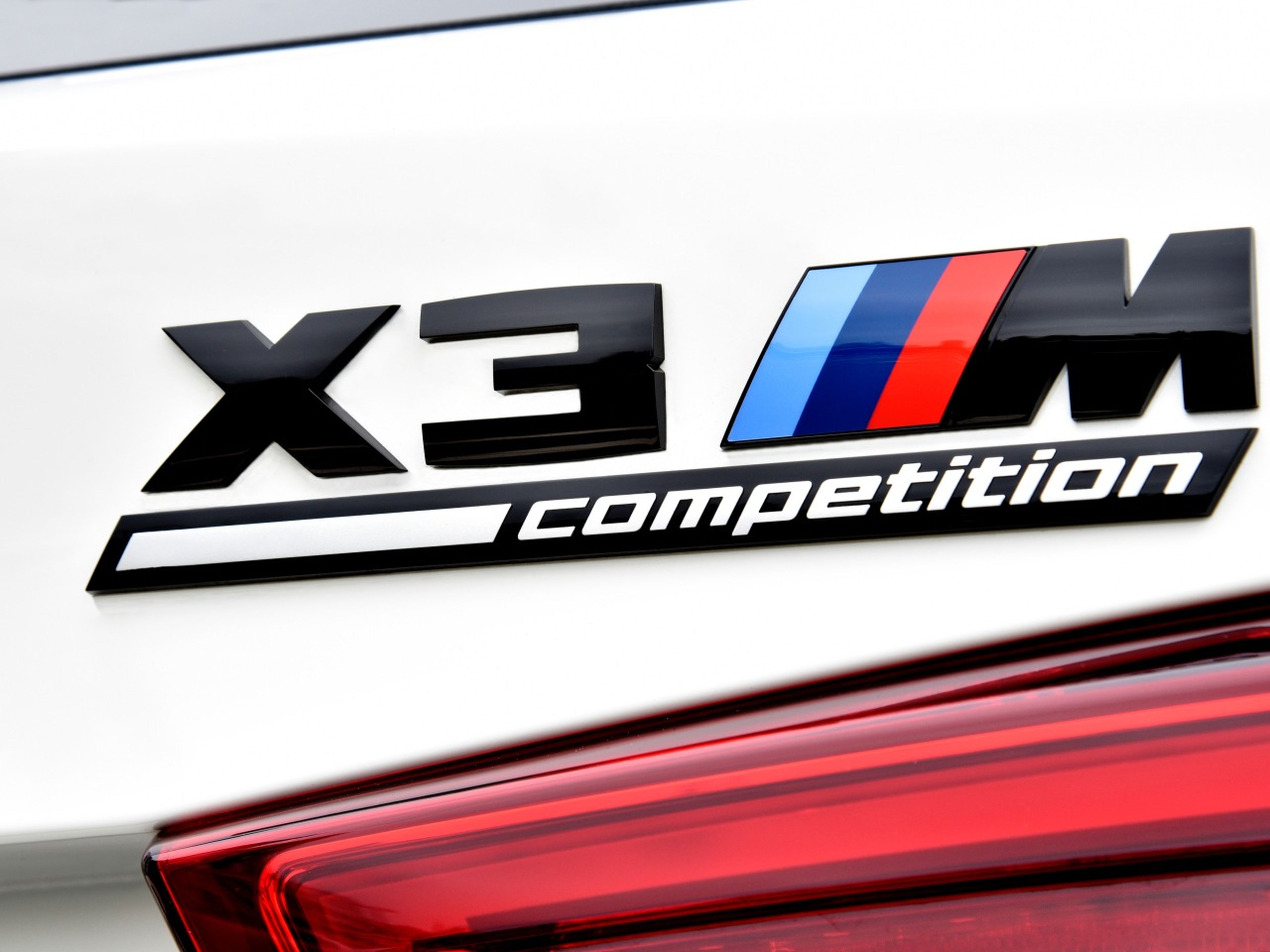 Logo del BMW X3 M Competition