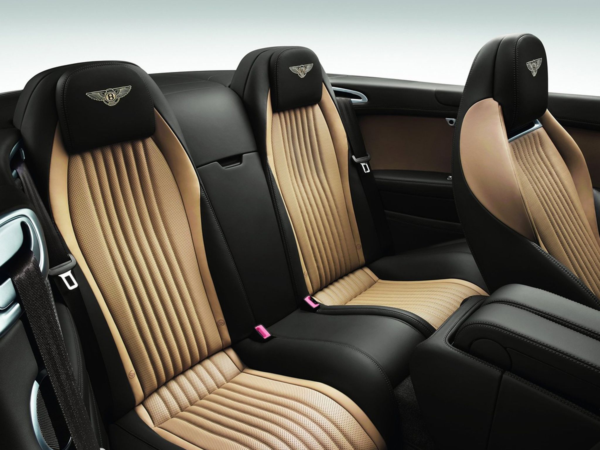 Bentley-Continental_GTC_B05