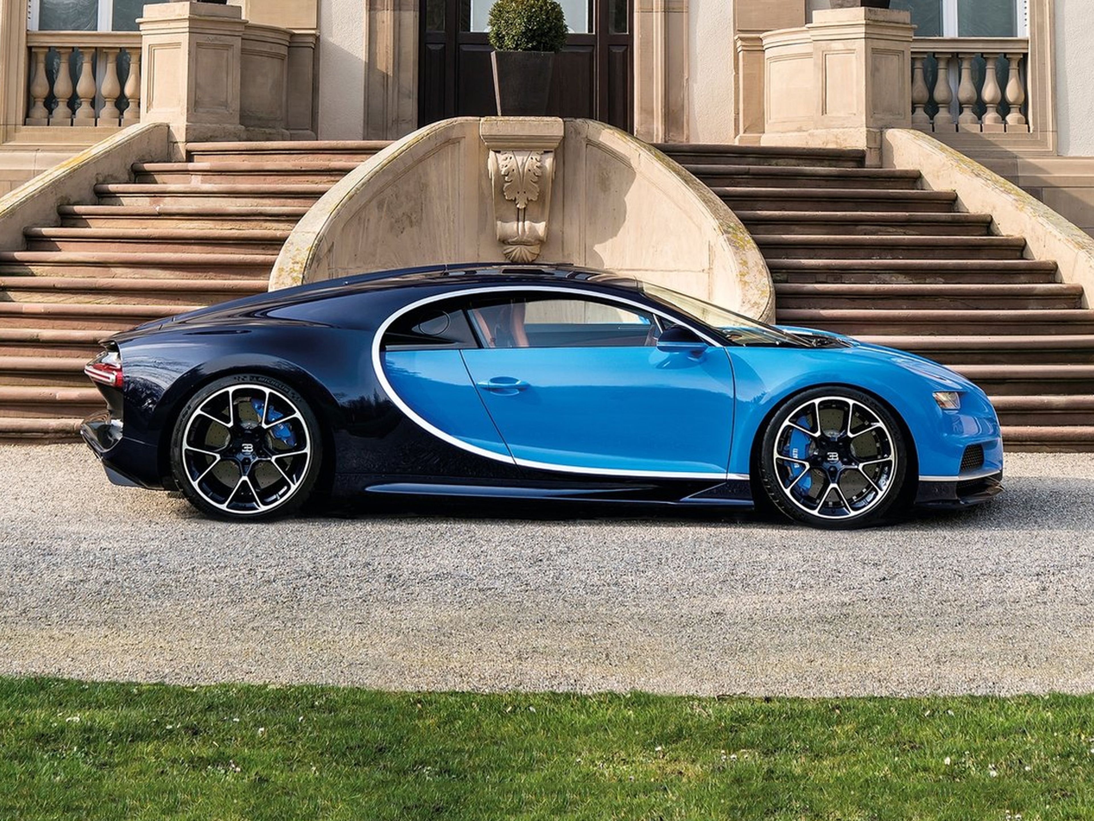 Bugatti-Chiron_2017_C02