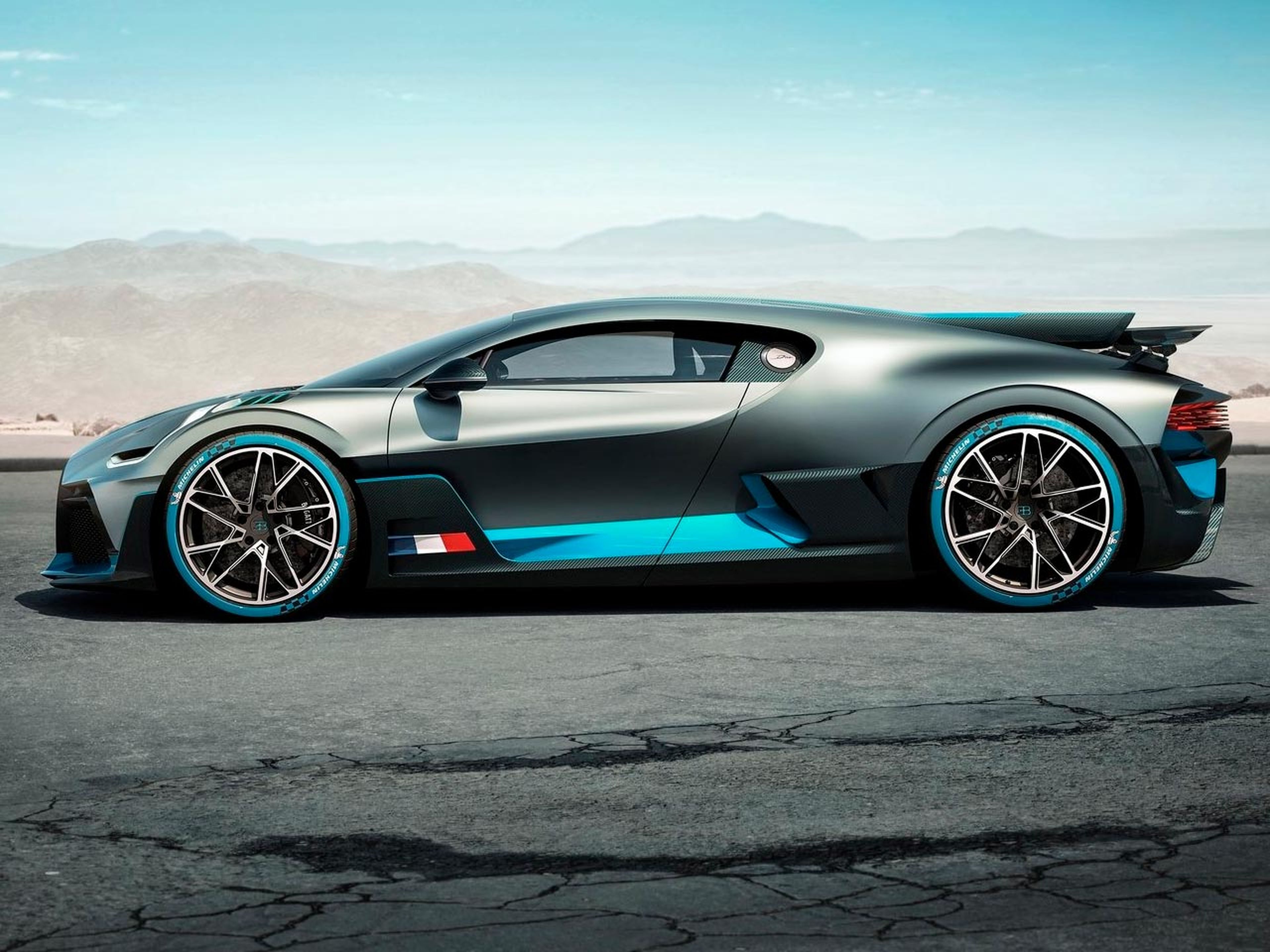 Bugatti-Divo-2019-C02