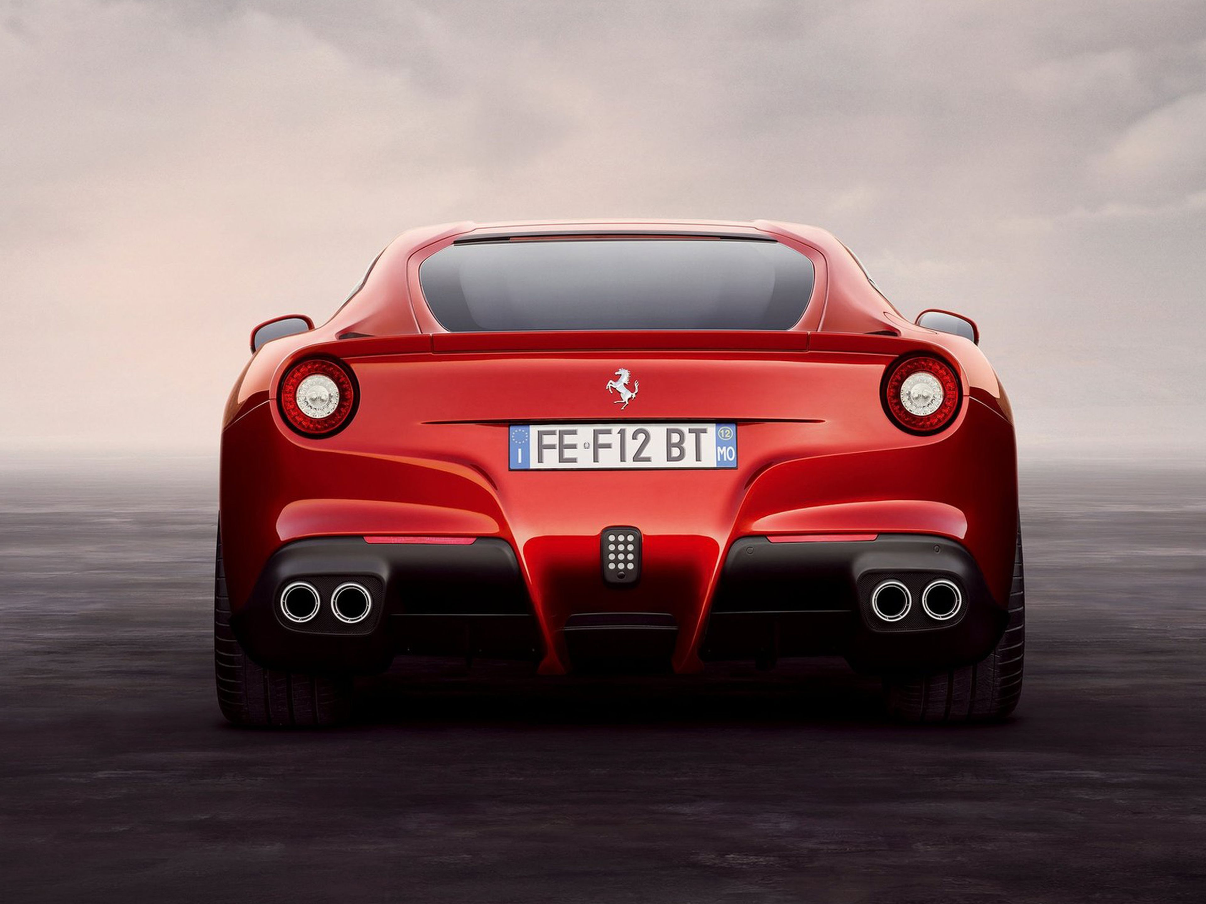 Ferrari-F12berlinetta_2013_04