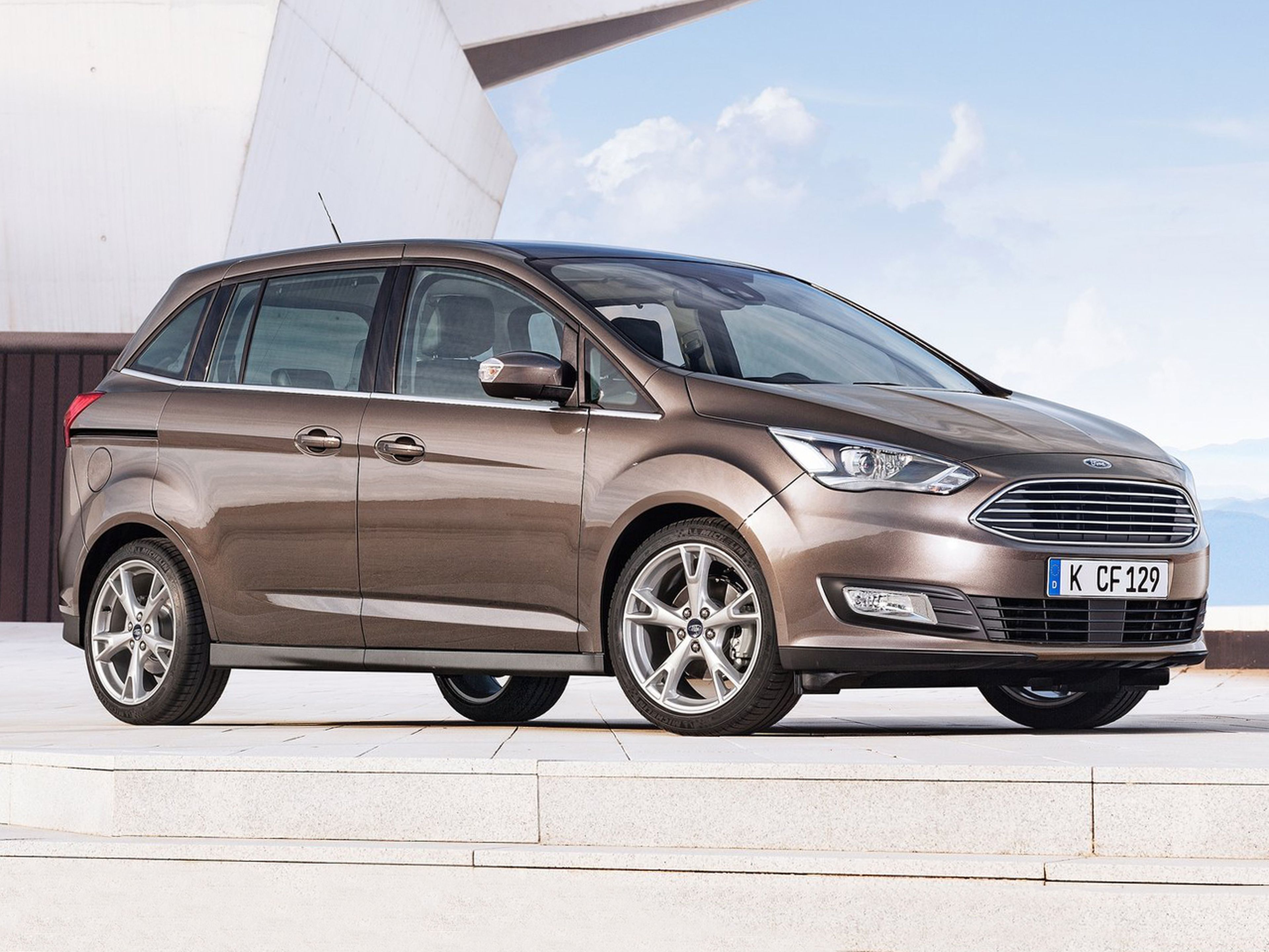 Ford-CMAX_Grand_MY15_01