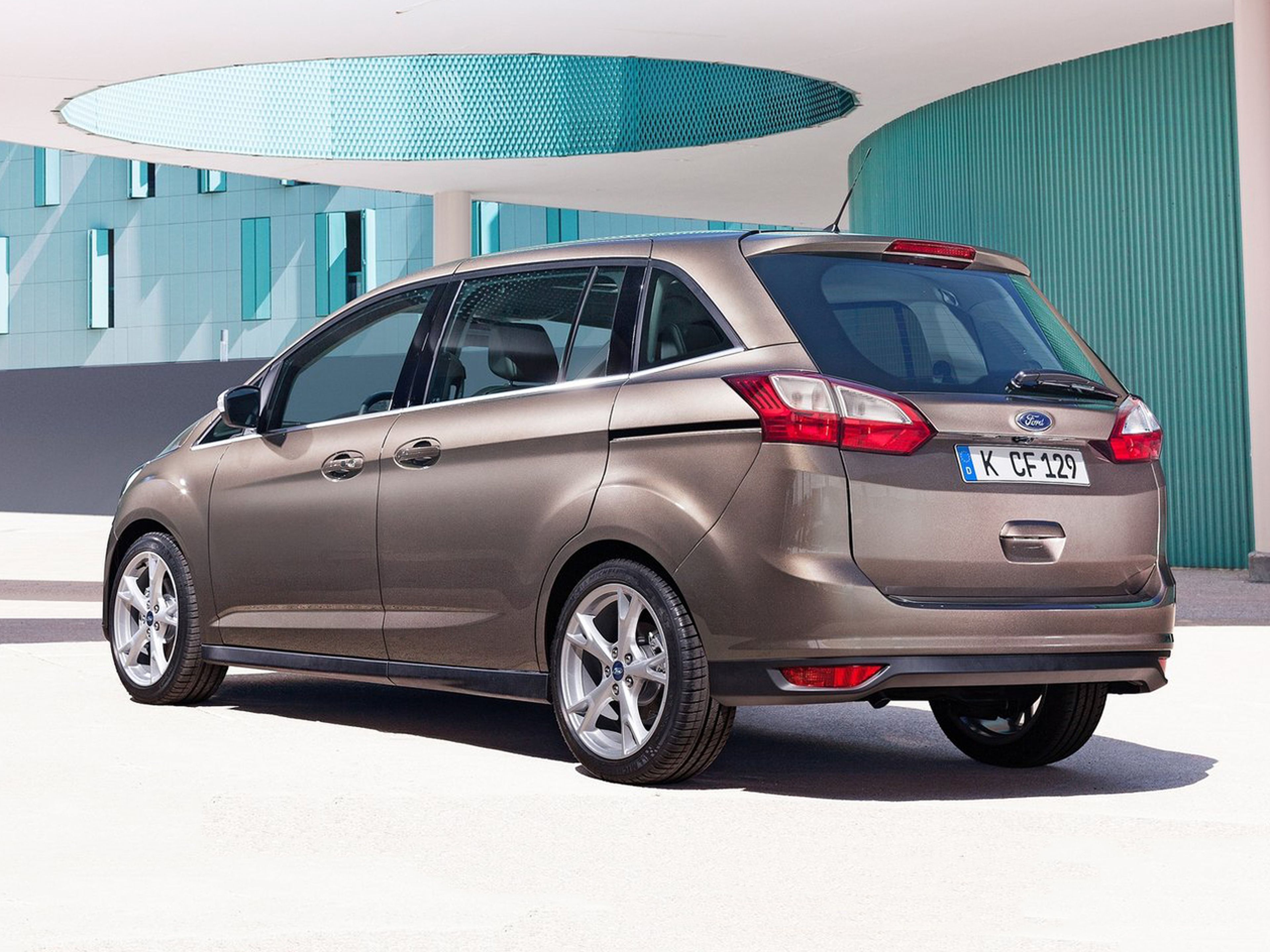 Ford-CMAX_Grand_MY15_04