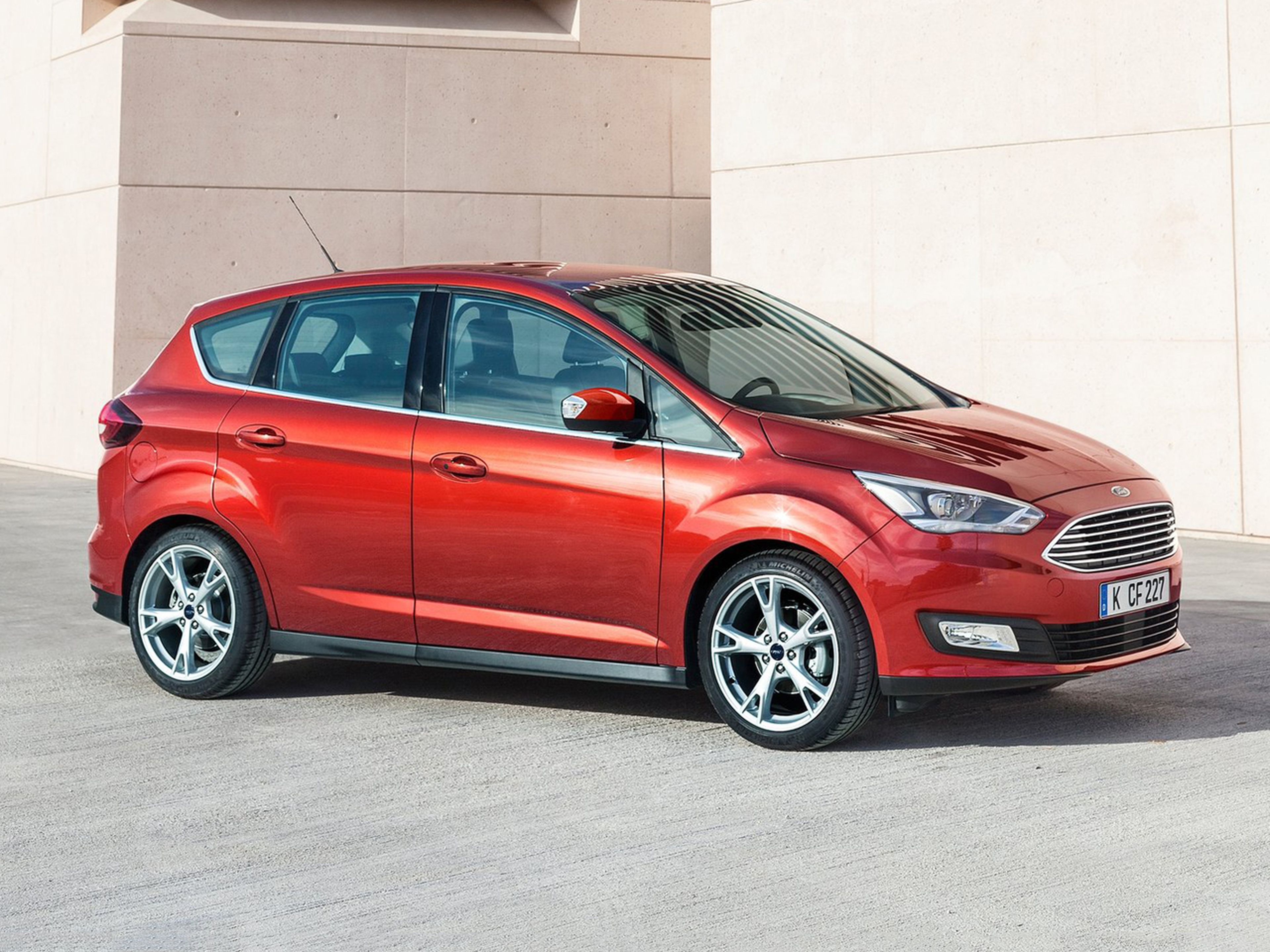 Ford-CMAX_MY15_02