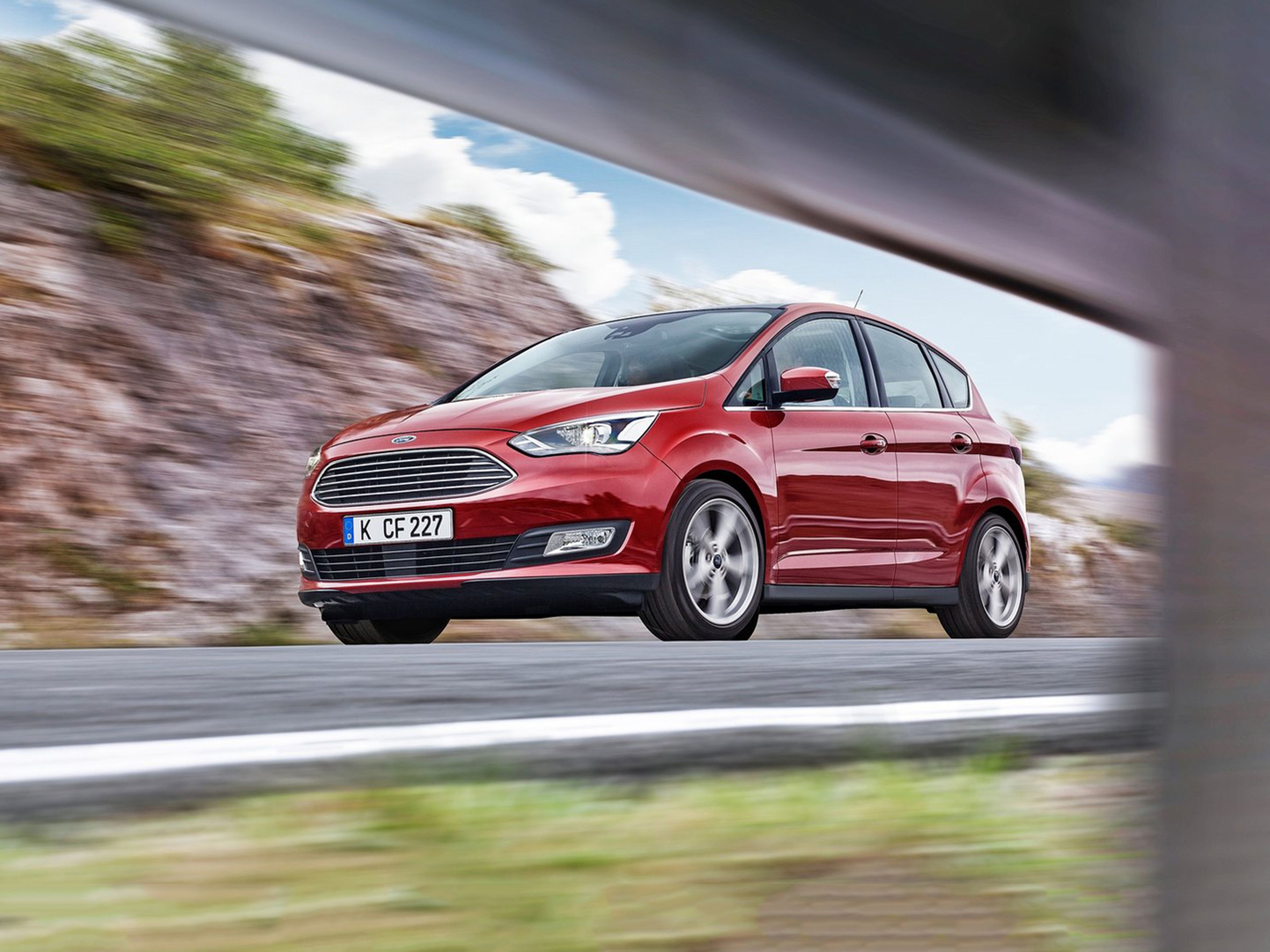 Ford-CMAX_MY15_08