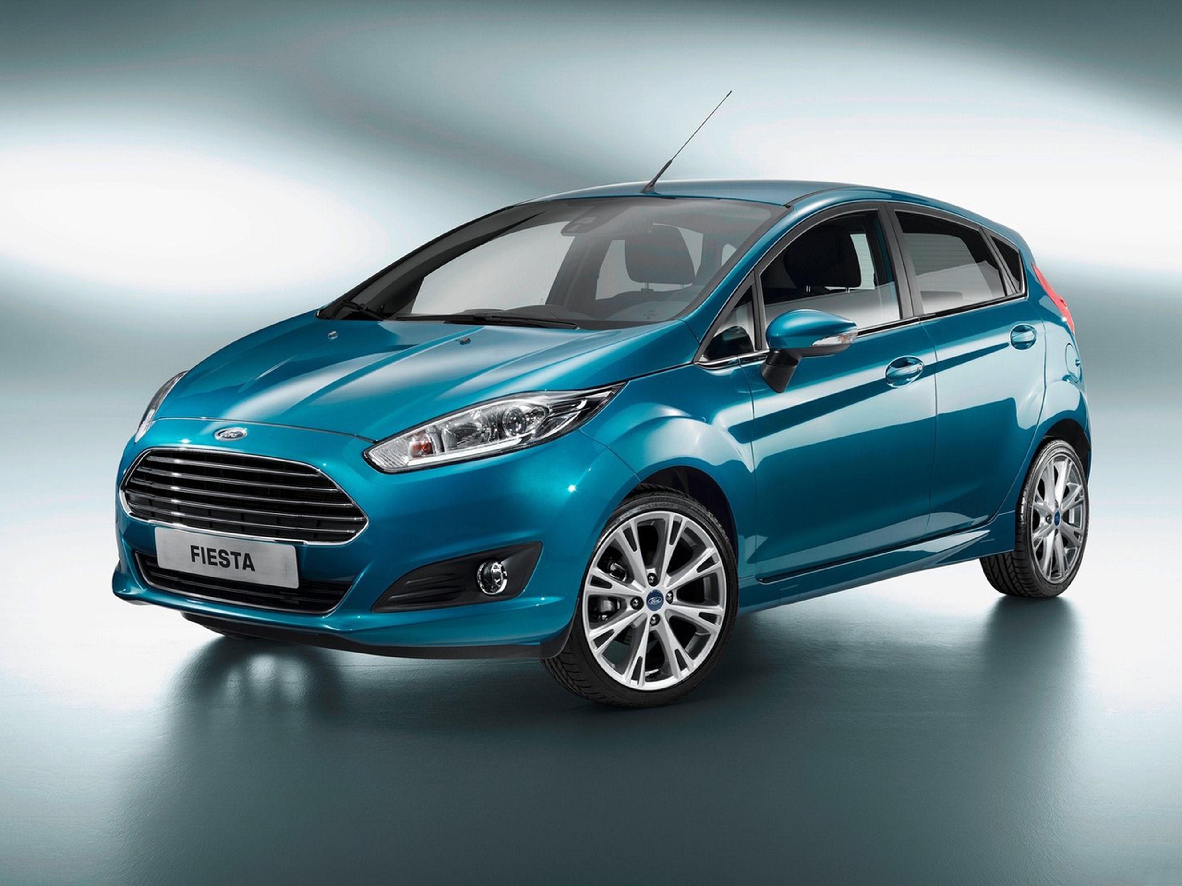 Ford-Fiesta_5P_2014_C01