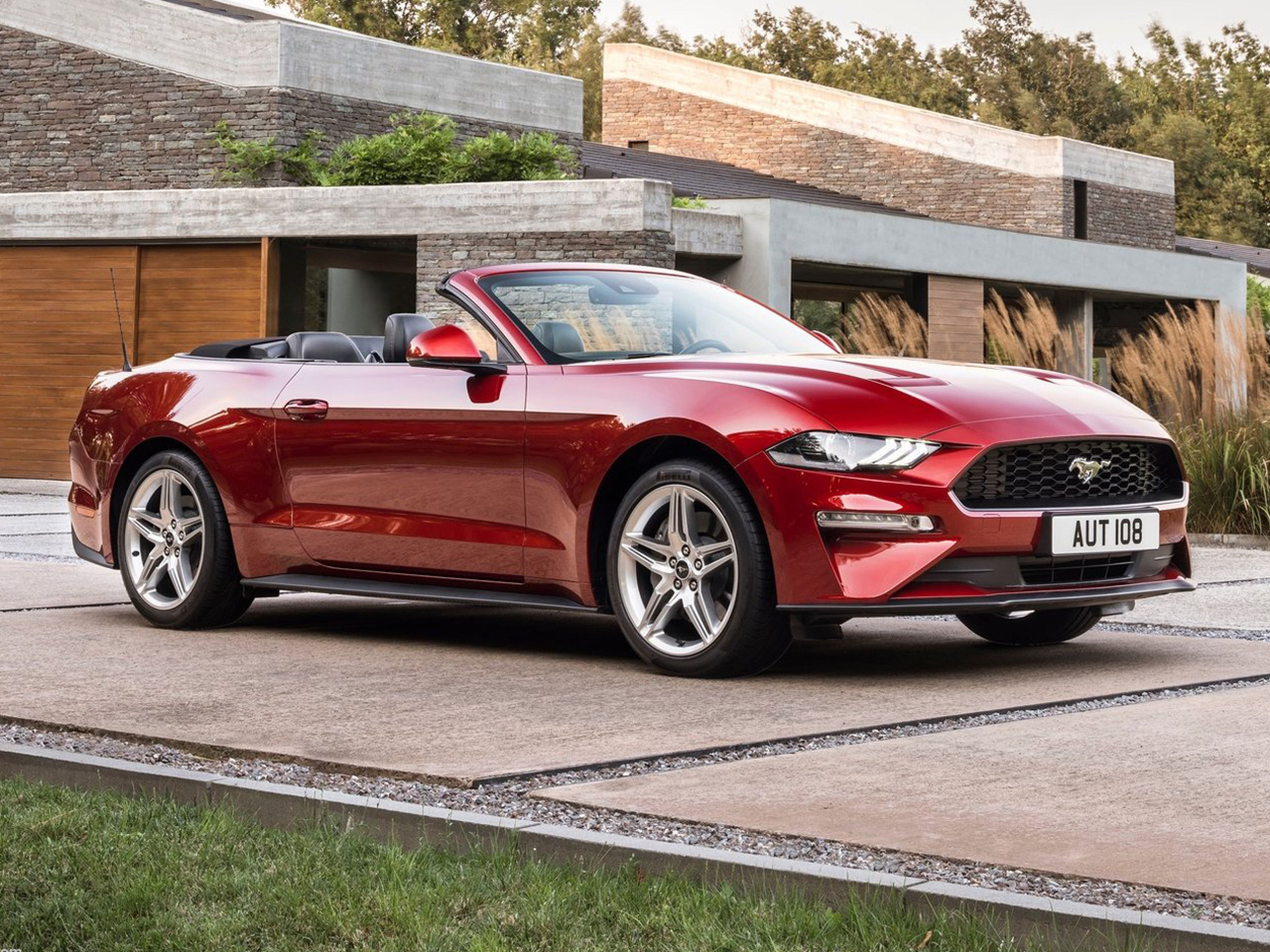 Ford-Mustang_Convertible_2018-C01